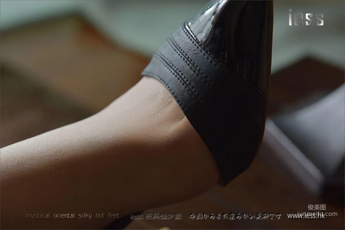 Silk Feet Bento 098 Gong Zi, Tonight Rain Enters Dreams to Take Shelter, [IESS] Photo Set photo 42