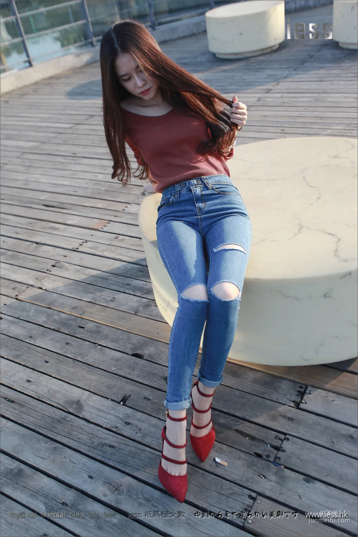 Silk Stockings Bento 102 Jia Ye, Fairy Brand Jeans and High Heels with Flesh Stockings [IESS] Photo Set photo 95