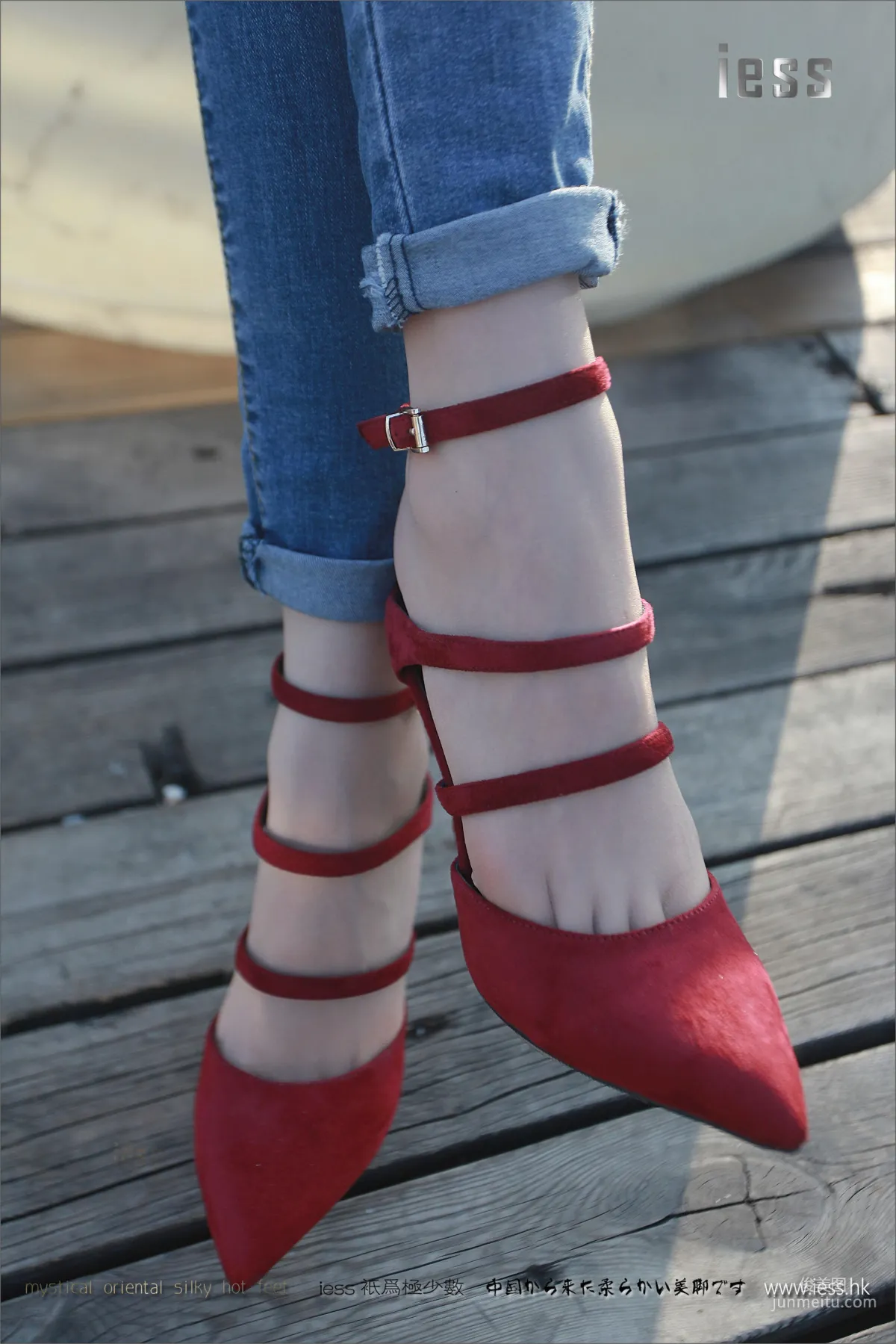 Silk Stockings Bento 102 Jia Ye, Fairy Brand Jeans and High Heels with Flesh Stockings [IESS] Photo Set photo 83