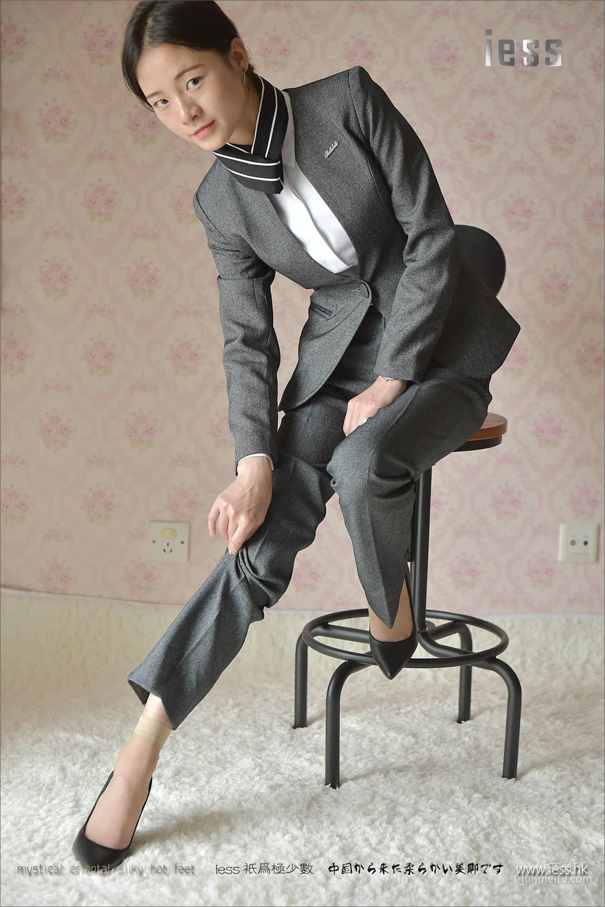 Silk Stockings Bento 114 Xiao Liu, Xiao Liu's Long Pants and Short Stockings [IESS] Photo Set photo 81