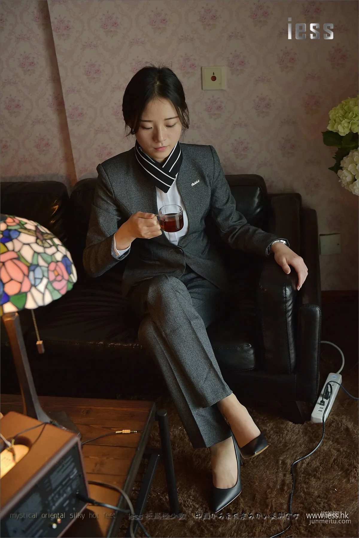 Silk Stockings Bento 114 Xiao Liu, Xiao Liu's Long Pants and Short Stockings [IESS] Photo Set photo 3