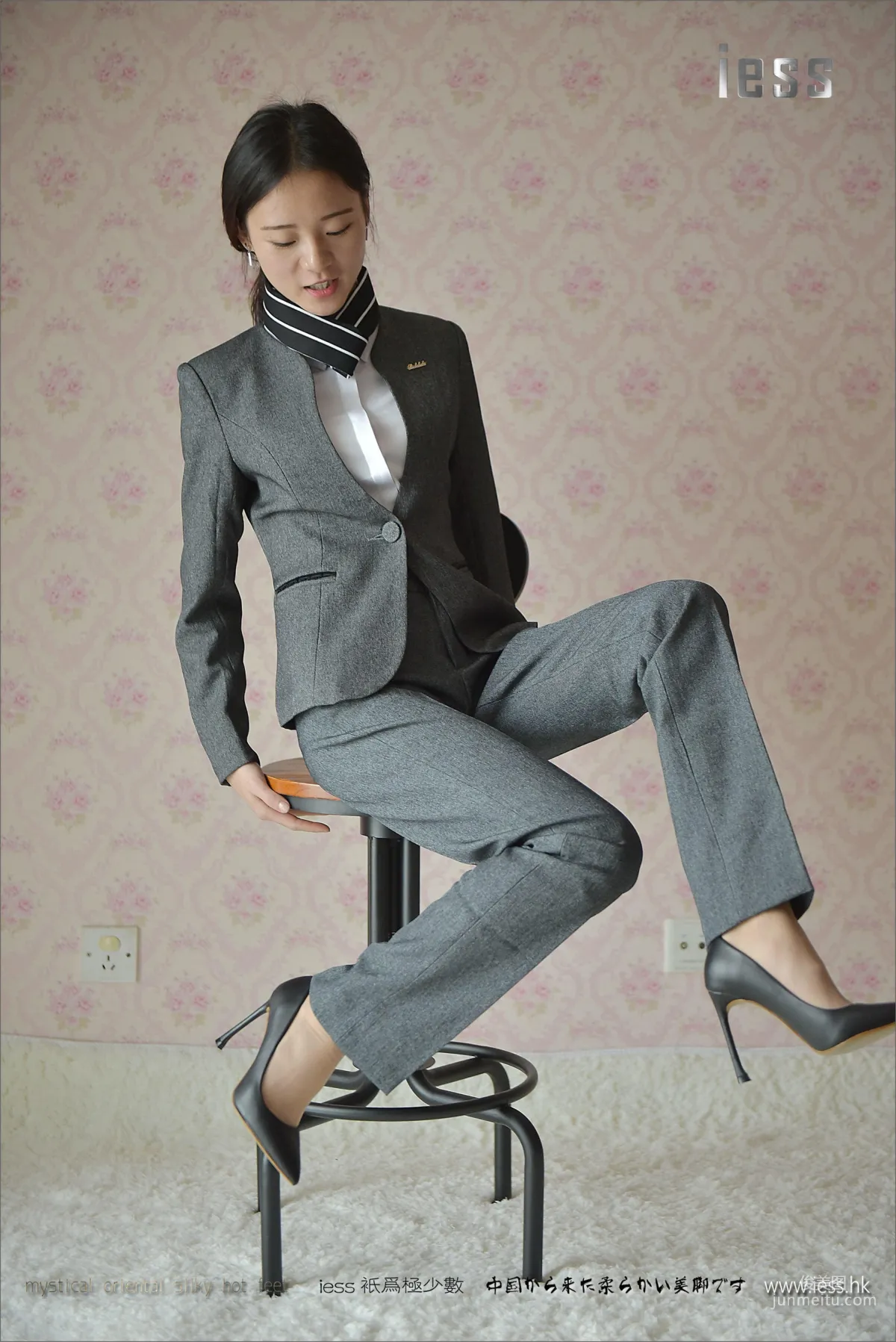 Silk Stockings Bento 114 Xiao Liu, Xiao Liu's Long Pants and Short Stockings [IESS] Photo Set photo 64