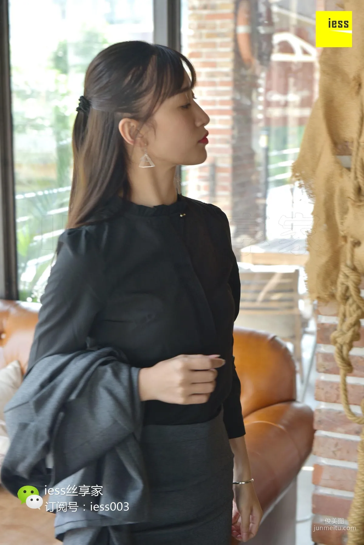 Silk Enjoyer 031 Qiuqiu, Do You Miss the Qiuqiu in Uniform [IESS] Photo Set photo 20