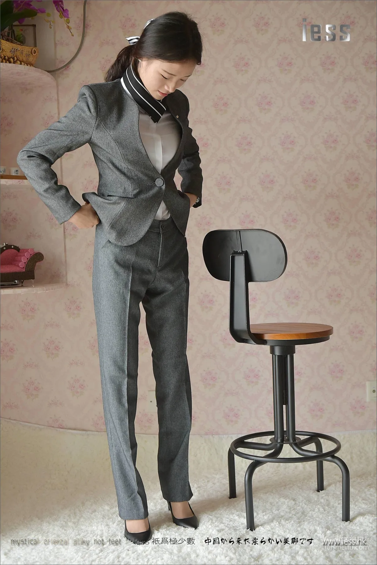 Silk Stockings Bento 114 Xiao Liu, Xiao Liu's Long Pants and Short Stockings [IESS] Photo Set photo 87