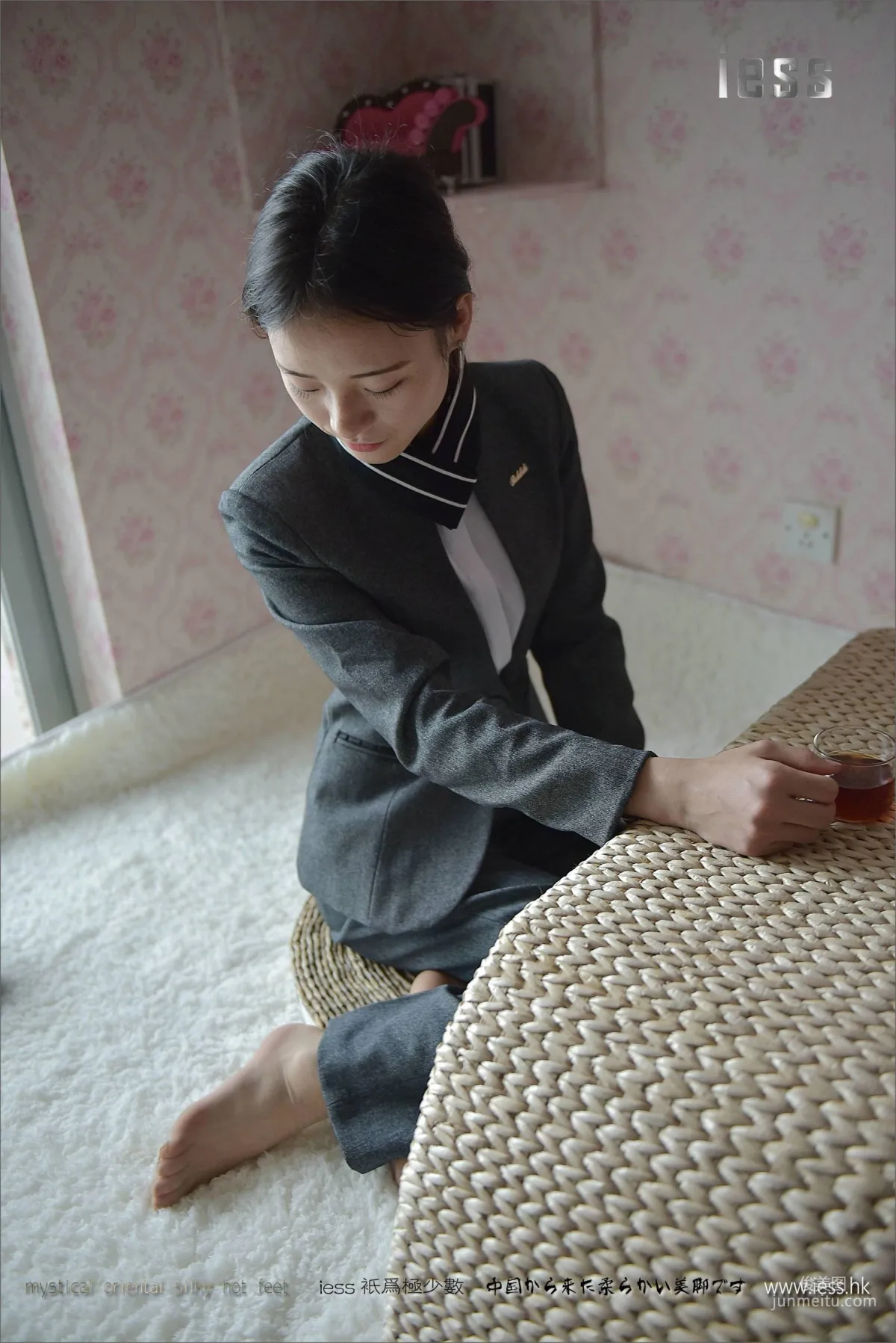 Silk Stockings Bento 114 Xiao Liu, Xiao Liu's Long Pants and Short Stockings [IESS] Photo Set photo 38