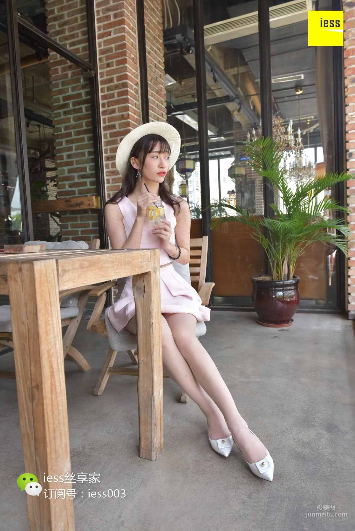 Silk Enjoyer 027 Qiuqiu, Besides White, Still White [IESS] Photo Set photo 56