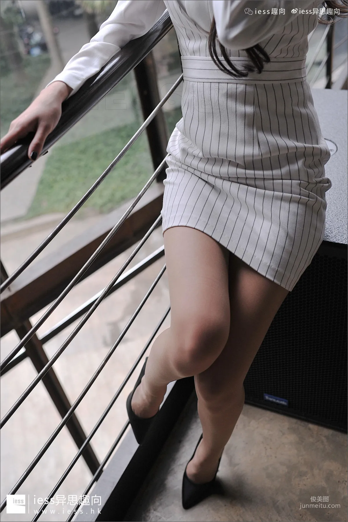 Silk Stockings Bento 119 Xiao Xiao "Black Stockings Goddess's Nude Stockings Show" [IESS] Photo Set photo 35