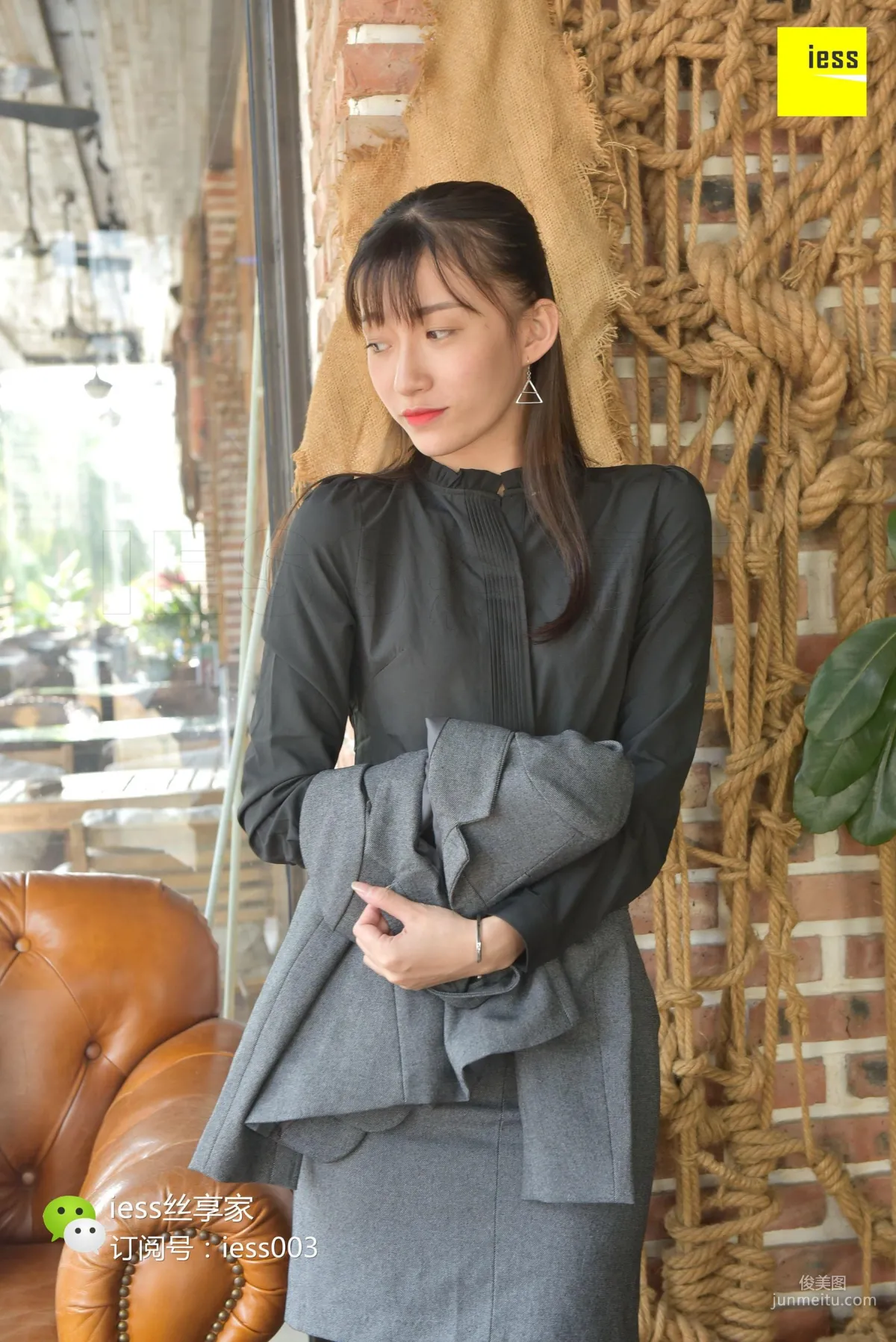 Silk Enjoyer 031 Qiuqiu, Do You Miss the Qiuqiu in Uniform [IESS] Photo Set photo 24