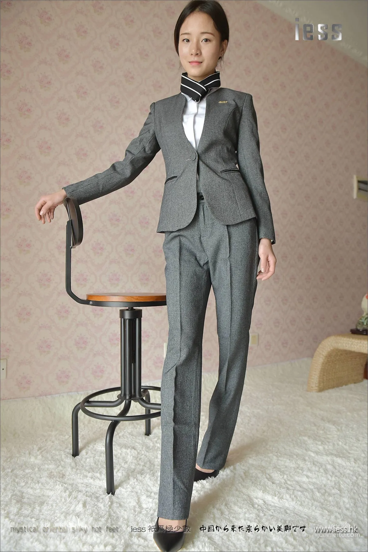 Silk Stockings Bento 114 Xiao Liu, Xiao Liu's Long Pants and Short Stockings [IESS] Photo Set photo 95