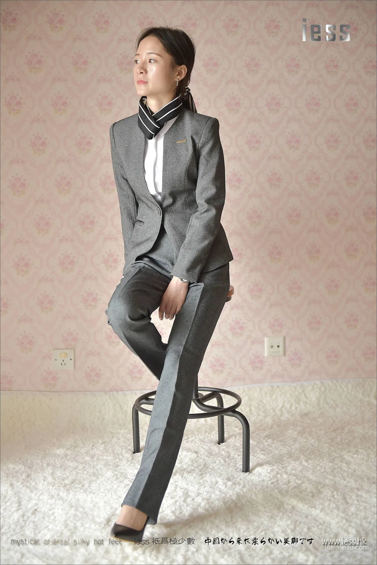 Silk Stockings Bento 114 Xiao Liu, Xiao Liu's Long Pants and Short Stockings [IESS] Photo Set photo 67