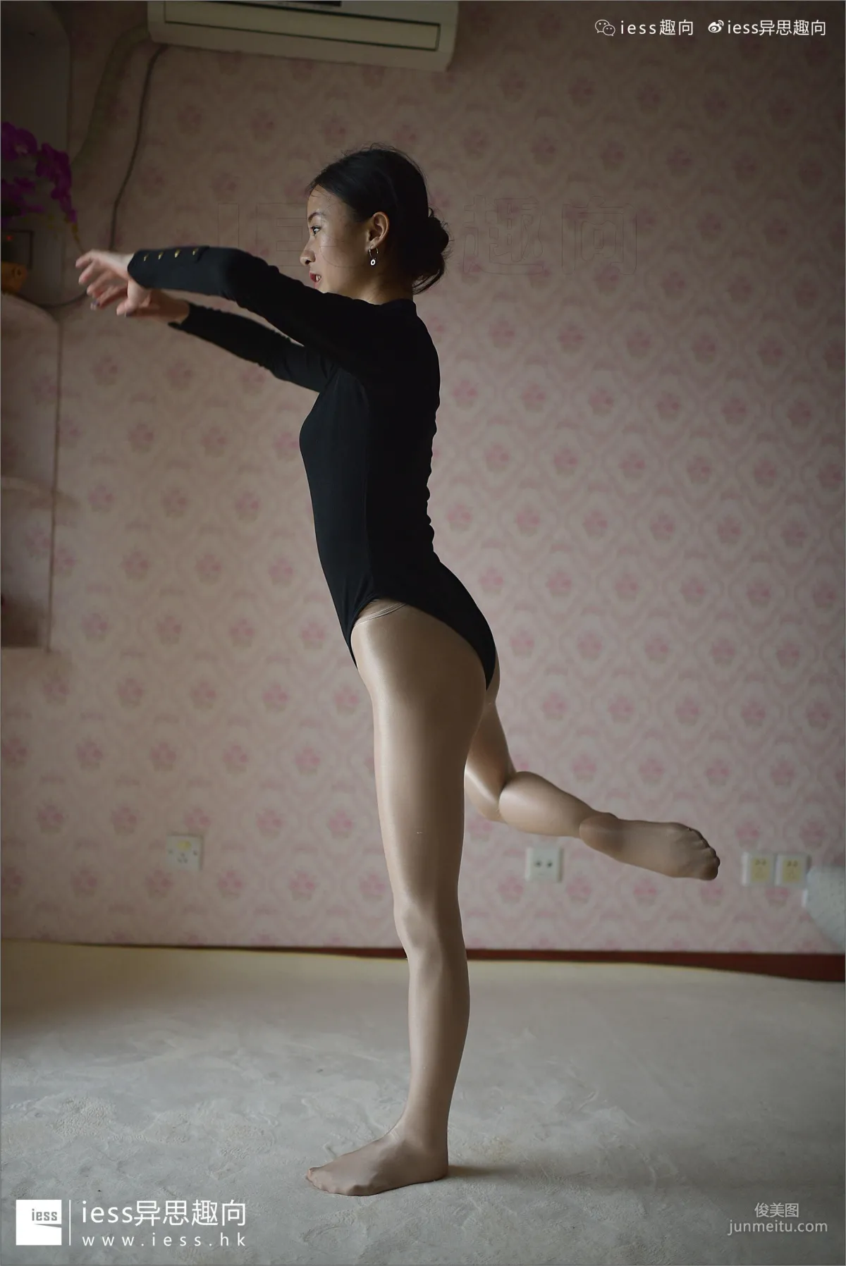 Silk Feet Bento 120 Xiao Liu, Shebin Stockings Are Here (2) [IESS] Photo Set photo 42