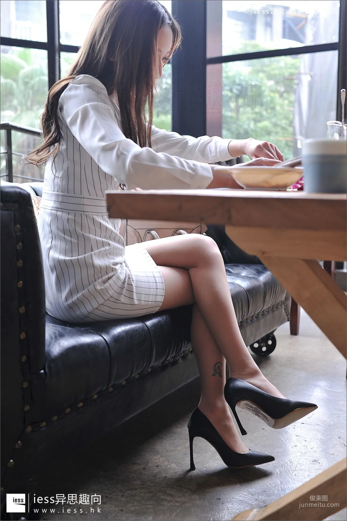Silk Stockings Bento 119 Xiao Xiao "Black Stockings Goddess's Nude Stockings Show" [IESS] Photo Set photo 7
