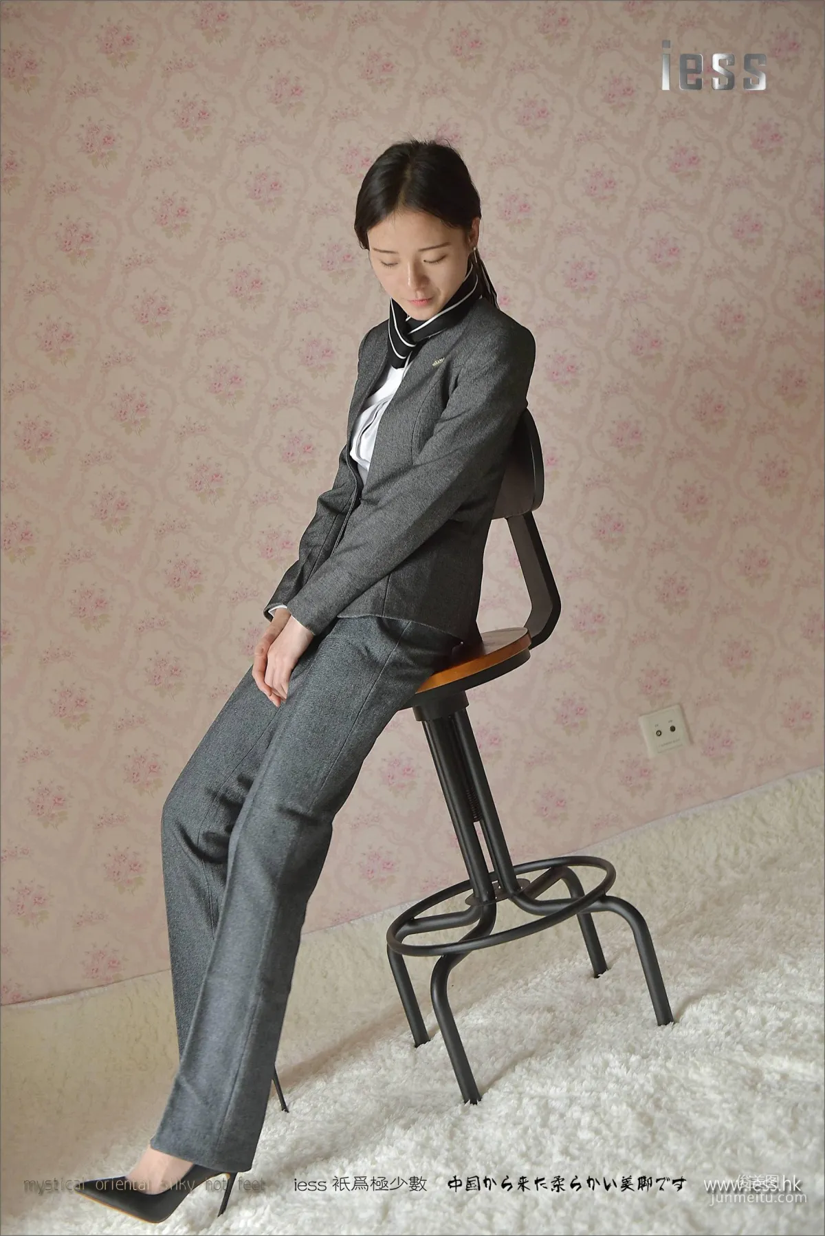 Silk Stockings Bento 114 Xiao Liu, Xiao Liu's Long Pants and Short Stockings [IESS] Photo Set photo 73