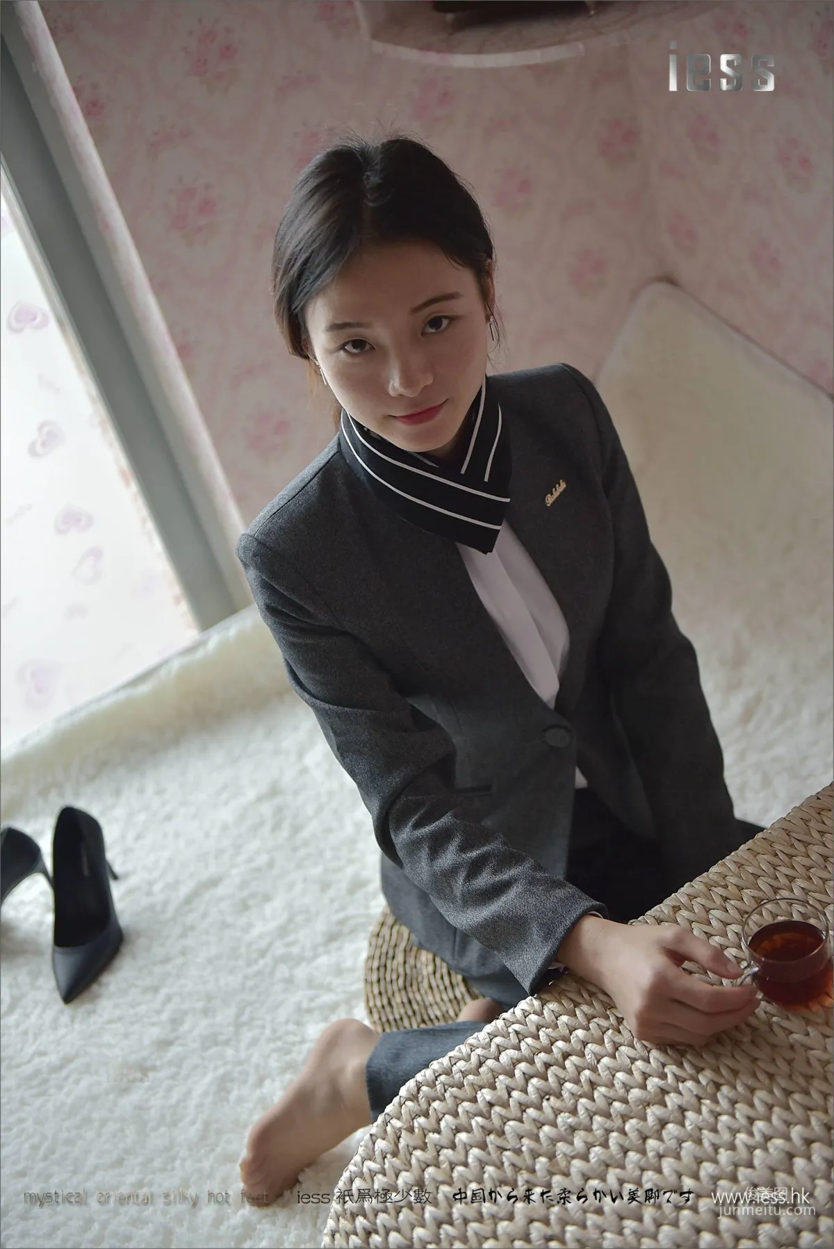 Silk Stockings Bento 114 Xiao Liu, Xiao Liu's Long Pants and Short Stockings [IESS] Photo Set photo 34