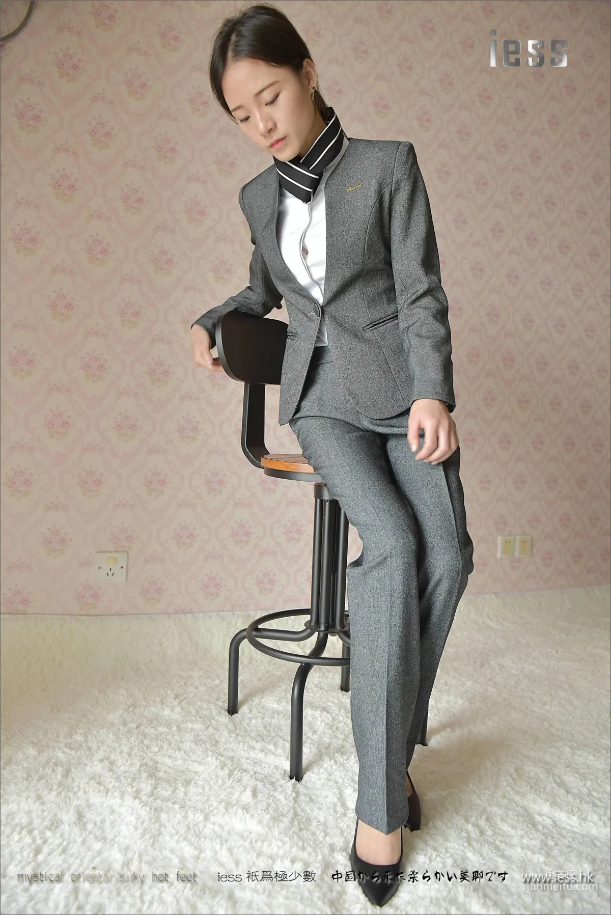 Silk Stockings Bento 114 Xiao Liu, Xiao Liu's Long Pants and Short Stockings [IESS] Photo Set photo 96