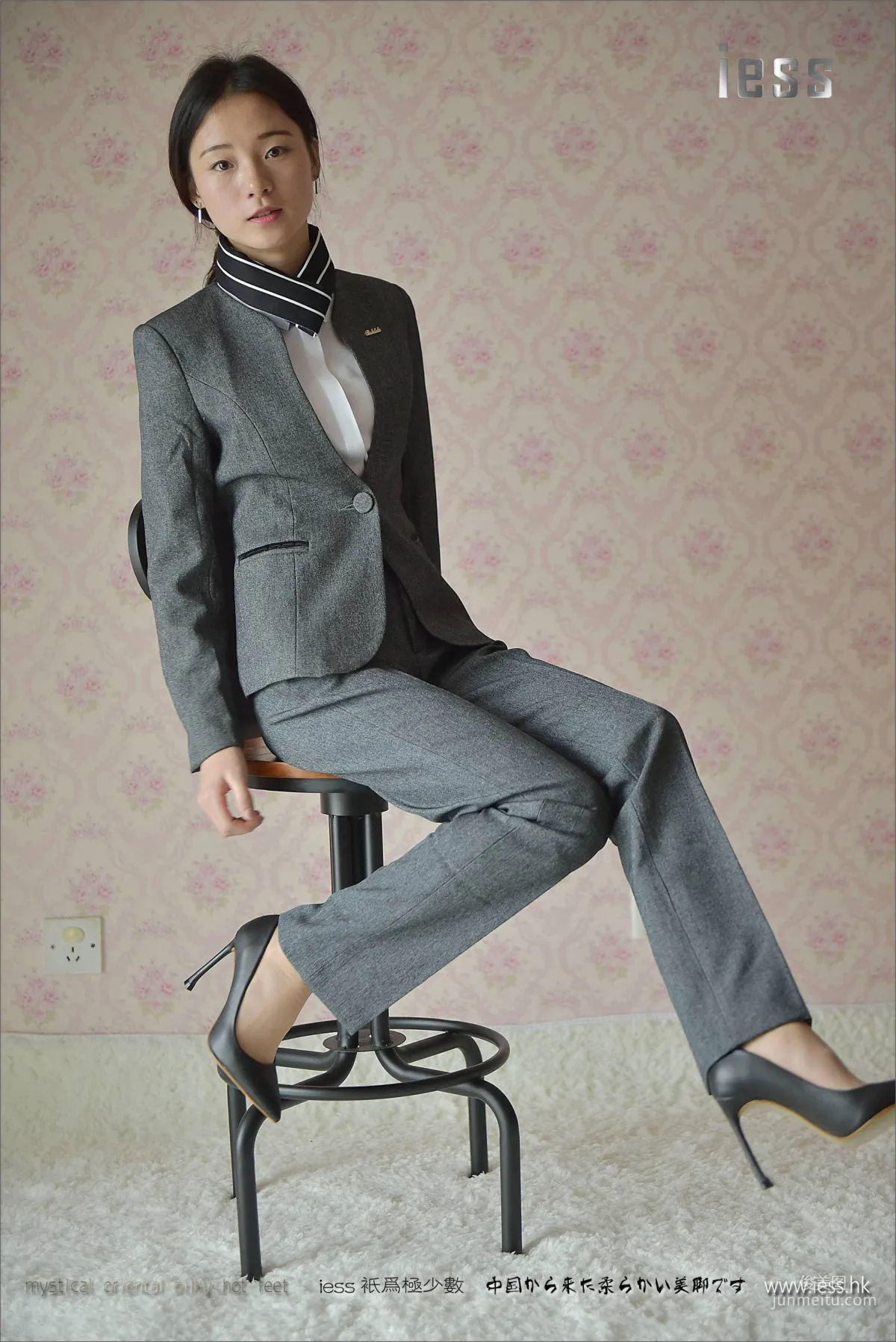 Silk Stockings Bento 114 Xiao Liu, Xiao Liu's Long Pants and Short Stockings [IESS] Photo Set photo 66
