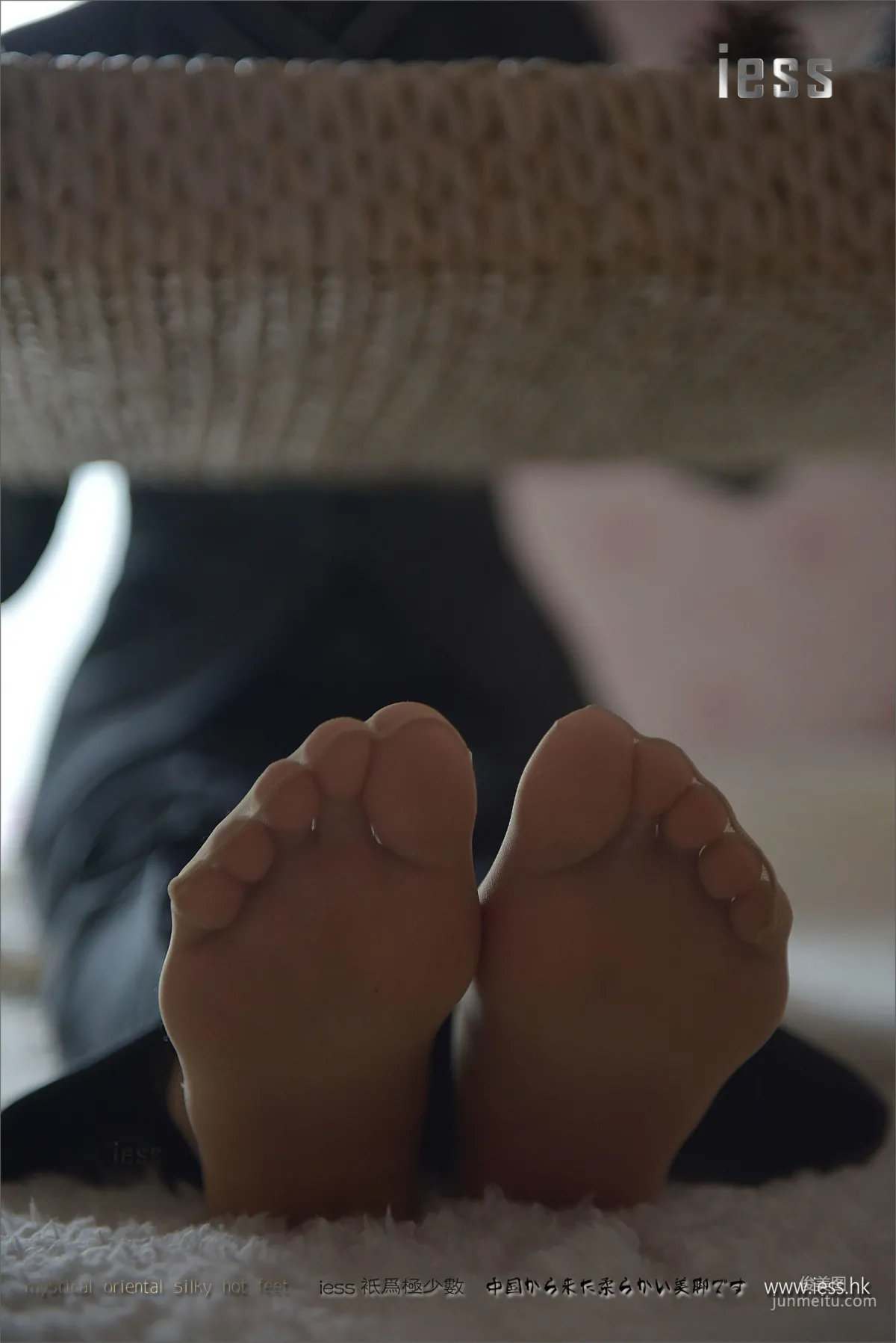 Silk Stockings Bento 114 Xiao Liu, Xiao Liu's Long Pants and Short Stockings [IESS] Photo Set photo 54