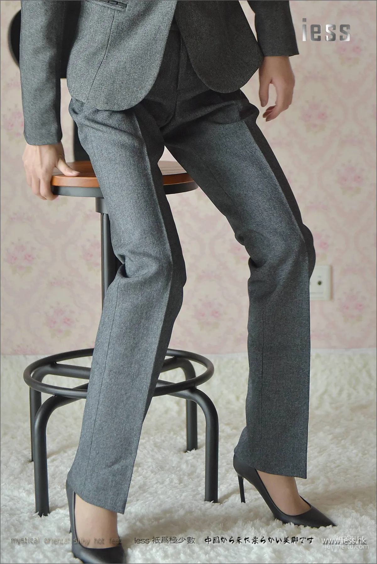 Silk Stockings Bento 114 Xiao Liu, Xiao Liu's Long Pants and Short Stockings [IESS] Photo Set photo 65