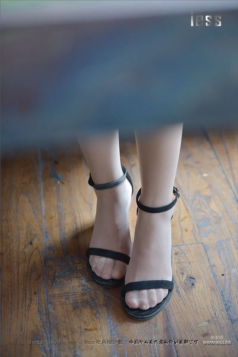 Silk Feet Bento 118 Qi Qi, Qi Qi's Ultra-Thin Sheer Stockings Soles [IESS] Photo Set photo 96
