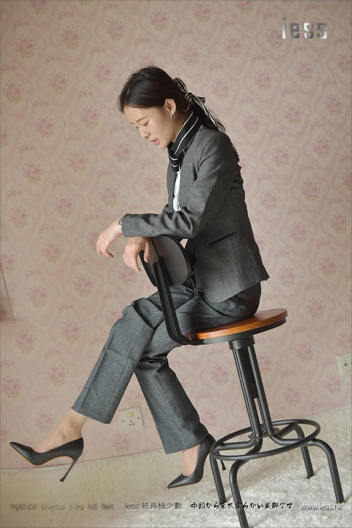 Silk Stockings Bento 114 Xiao Liu, Xiao Liu's Long Pants and Short Stockings [IESS] Photo Set photo 83