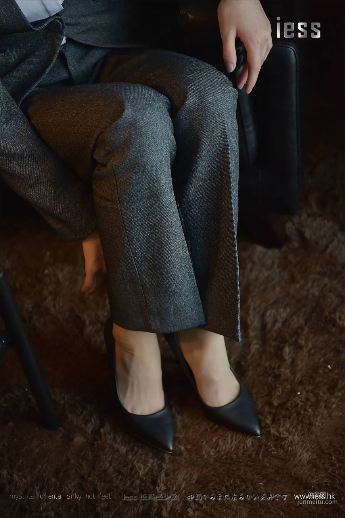 Silk Stockings Bento 114 Xiao Liu, Xiao Liu's Long Pants and Short Stockings [IESS] Photo Set photo 14