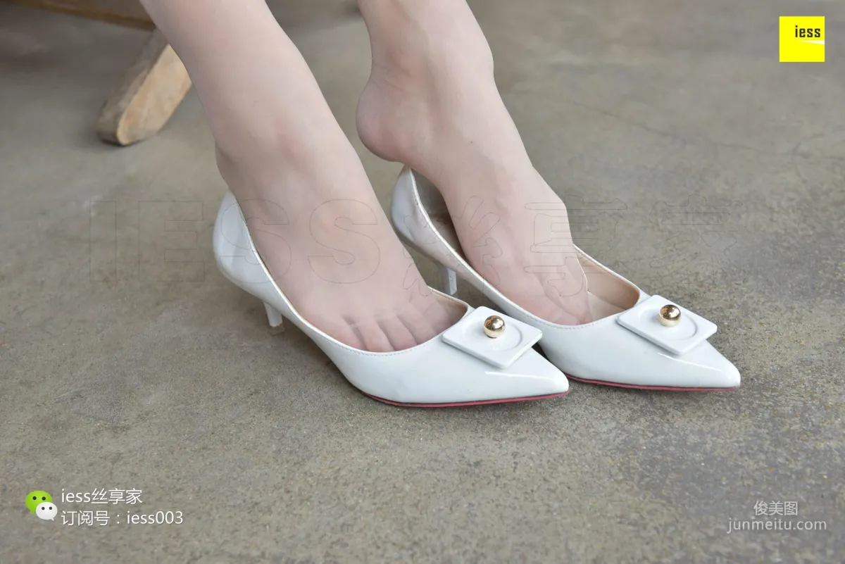 Silk Enjoyer 027 Qiuqiu, Besides White, Still White [IESS] Photo Set photo 92