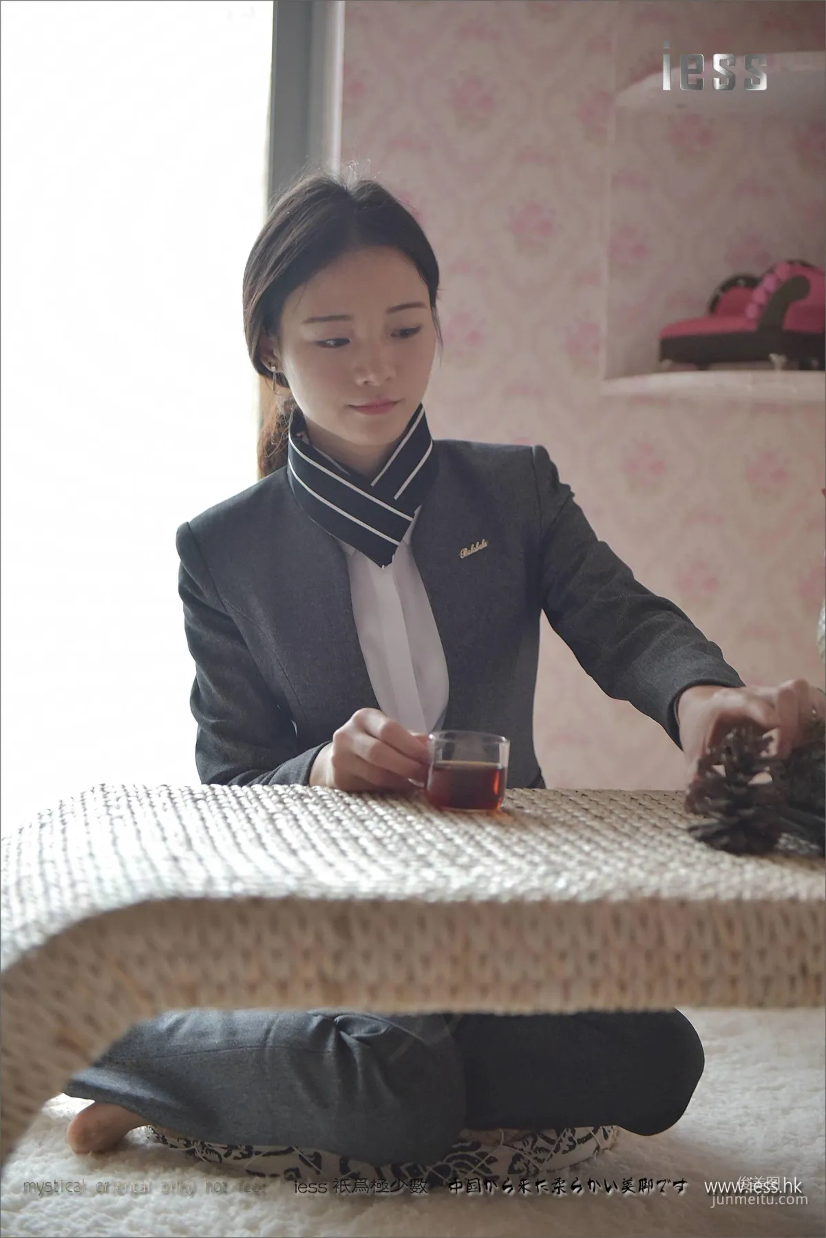 Silk Stockings Bento 114 Xiao Liu, Xiao Liu's Long Pants and Short Stockings [IESS] Photo Set photo 31