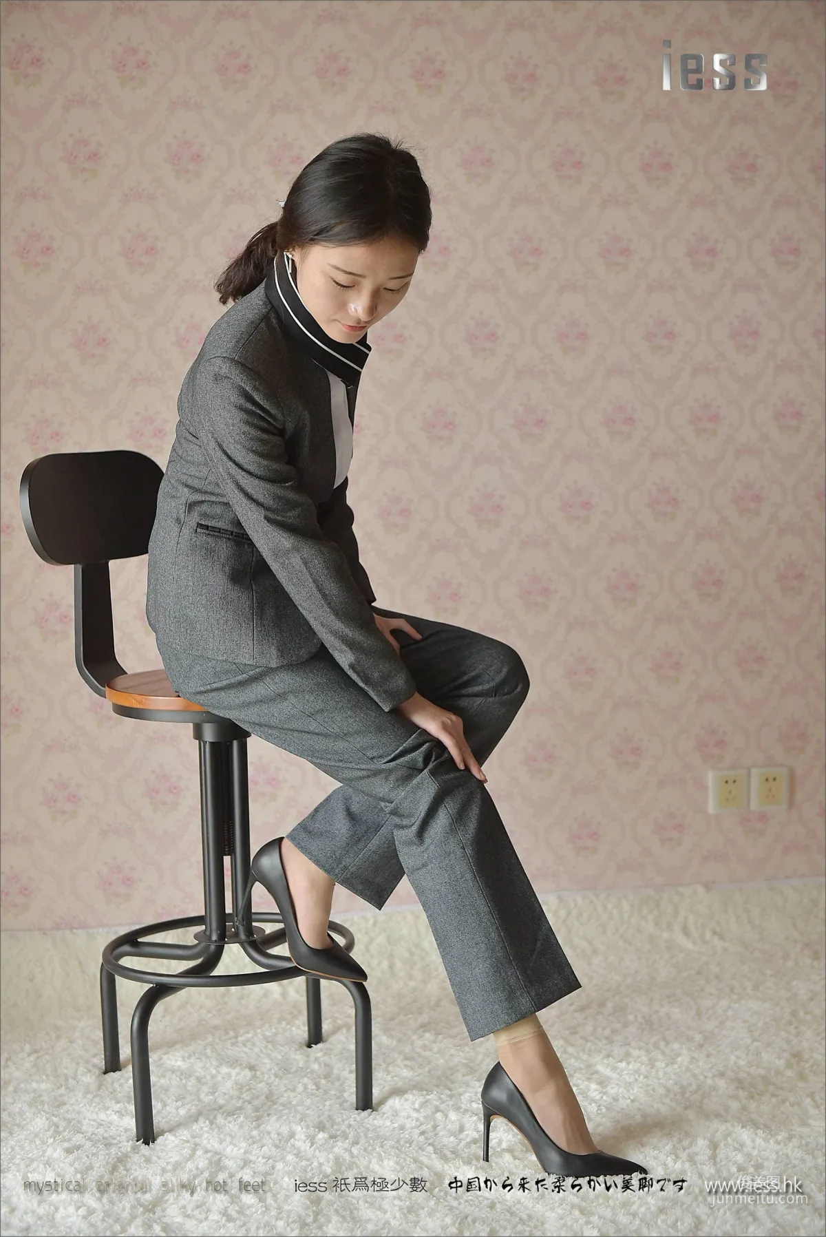 Silk Stockings Bento 114 Xiao Liu, Xiao Liu's Long Pants and Short Stockings [IESS] Photo Set photo 82