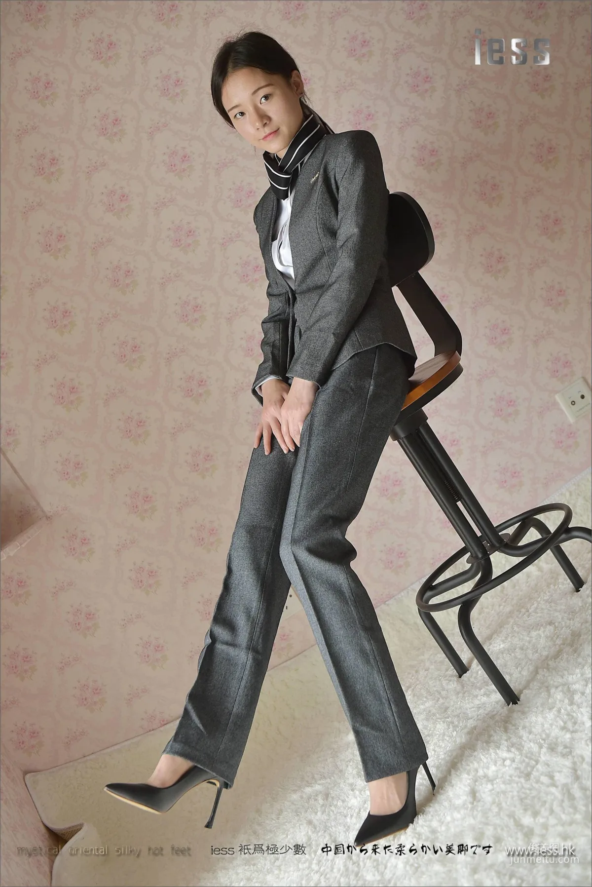 Silk Stockings Bento 114 Xiao Liu, Xiao Liu's Long Pants and Short Stockings [IESS] Photo Set photo 74