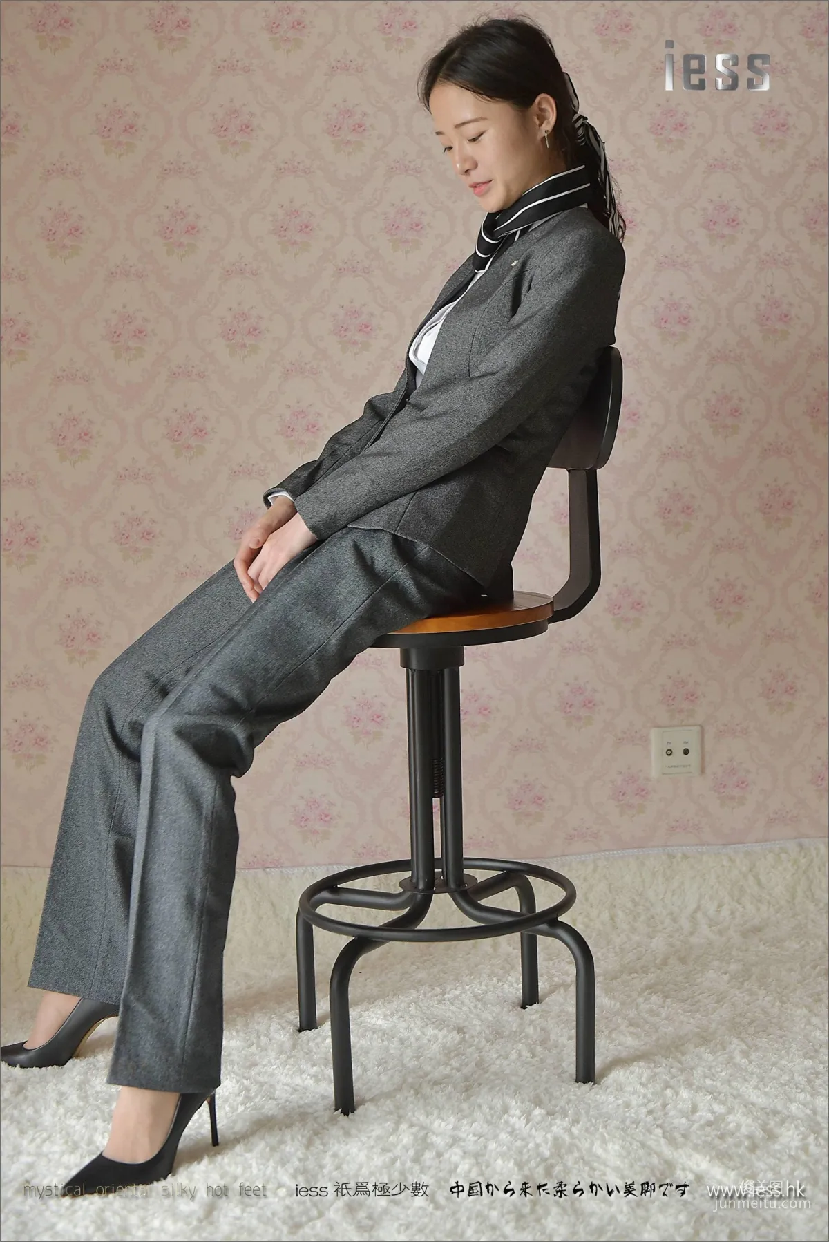 Silk Stockings Bento 114 Xiao Liu, Xiao Liu's Long Pants and Short Stockings [IESS] Photo Set photo 72