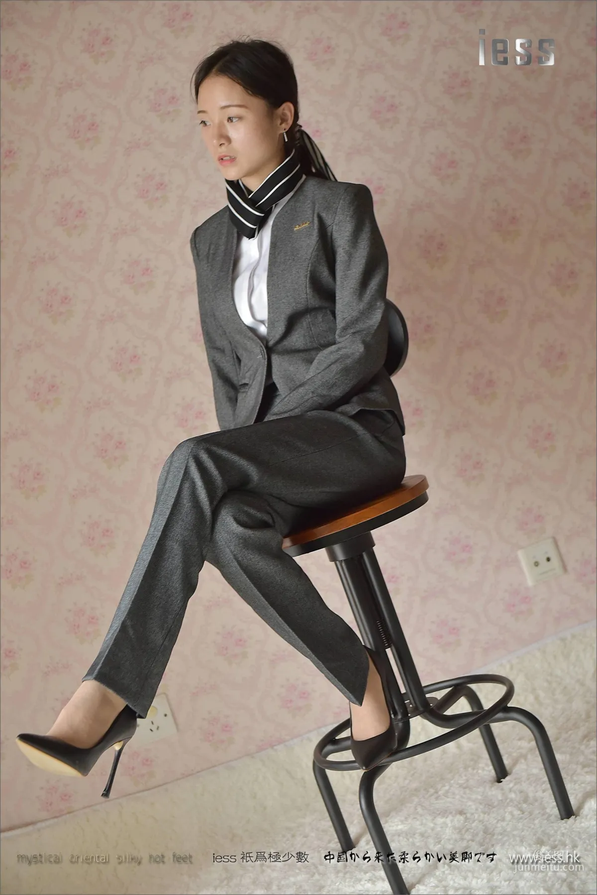 Silk Stockings Bento 114 Xiao Liu, Xiao Liu's Long Pants and Short Stockings [IESS] Photo Set photo 69