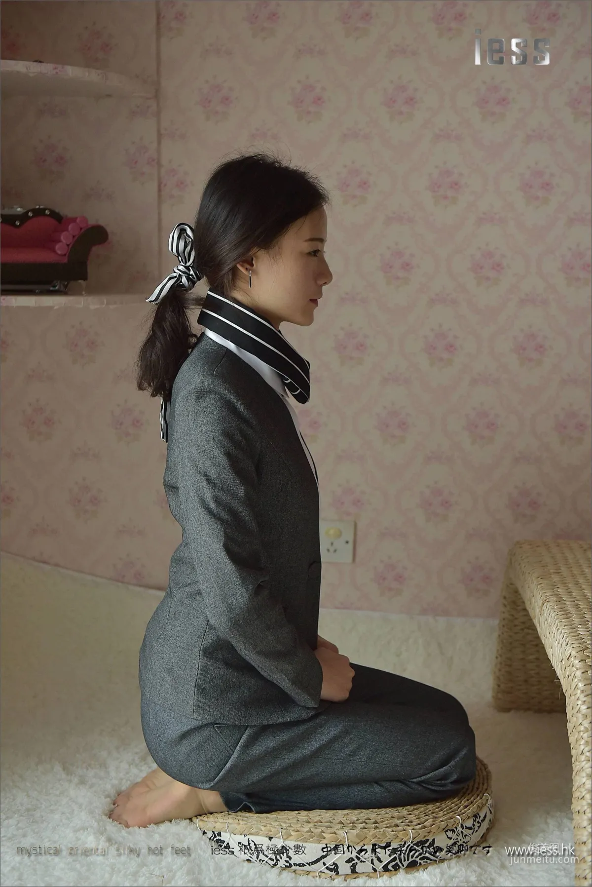 Silk Stockings Bento 114 Xiao Liu, Xiao Liu's Long Pants and Short Stockings [IESS] Photo Set photo 23