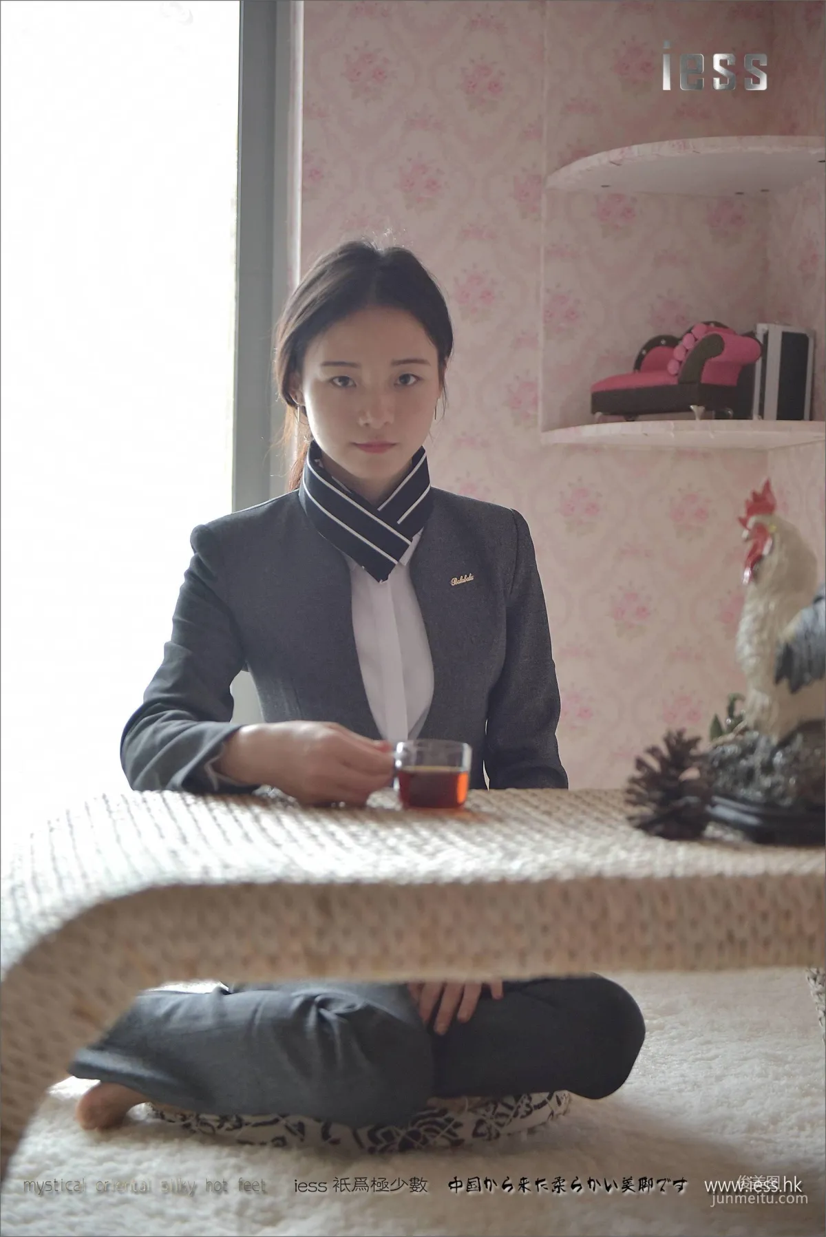 Silk Stockings Bento 114 Xiao Liu, Xiao Liu's Long Pants and Short Stockings [IESS] Photo Set photo 32