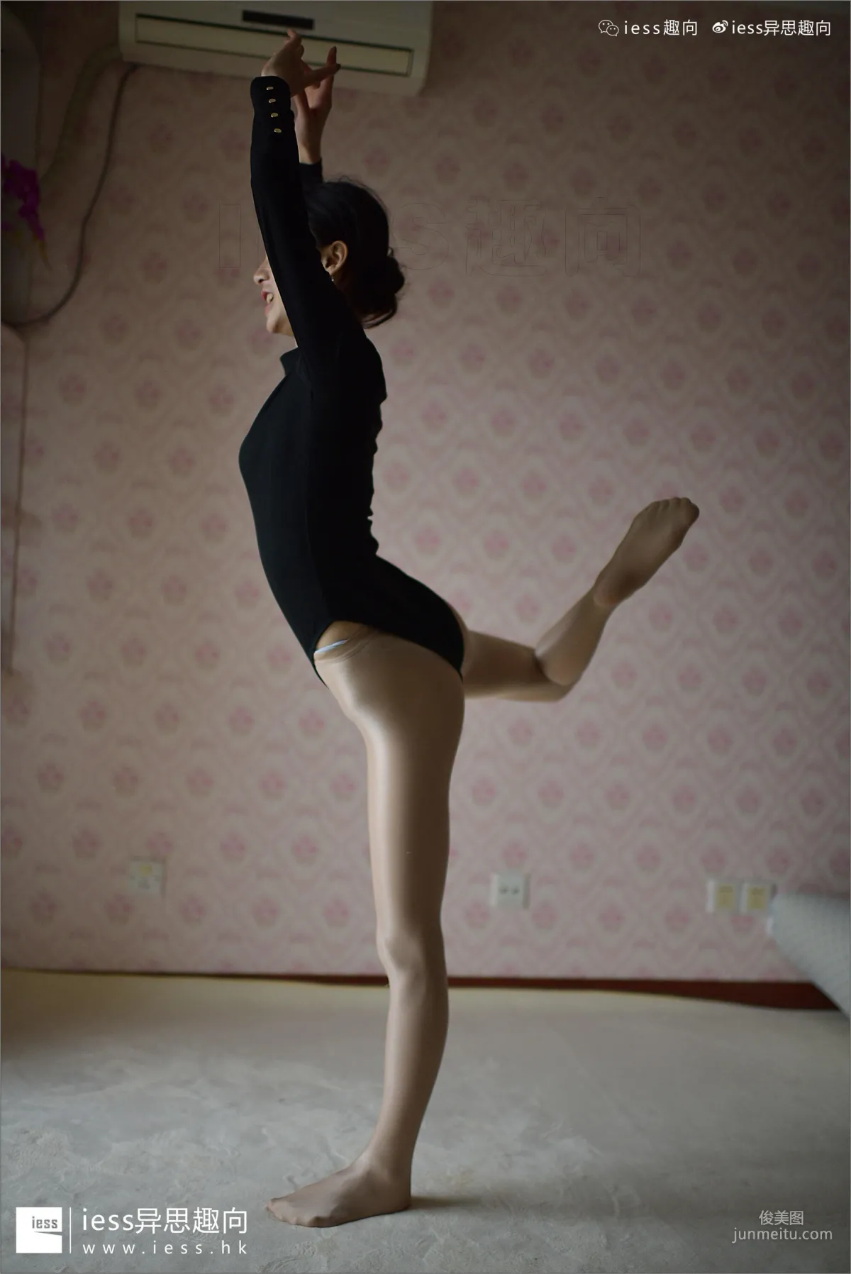 Silk Feet Bento 120 Xiao Liu, Shebin Stockings Are Here (2) [IESS] Photo Set photo 43