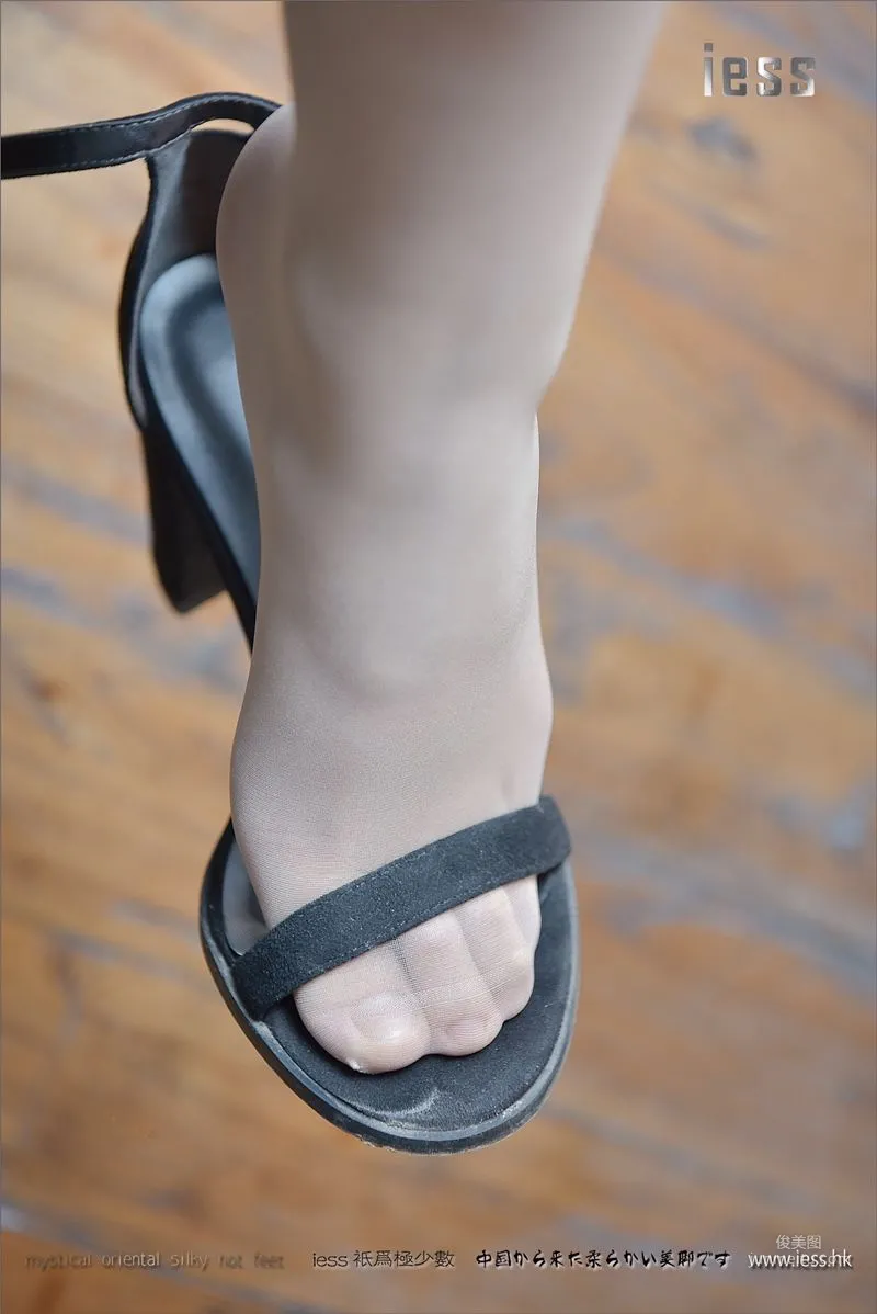 Silk Feet Bento 118 Qi Qi, Qi Qi's Ultra-Thin Sheer Stockings Soles [IESS] Photo Set photo 37