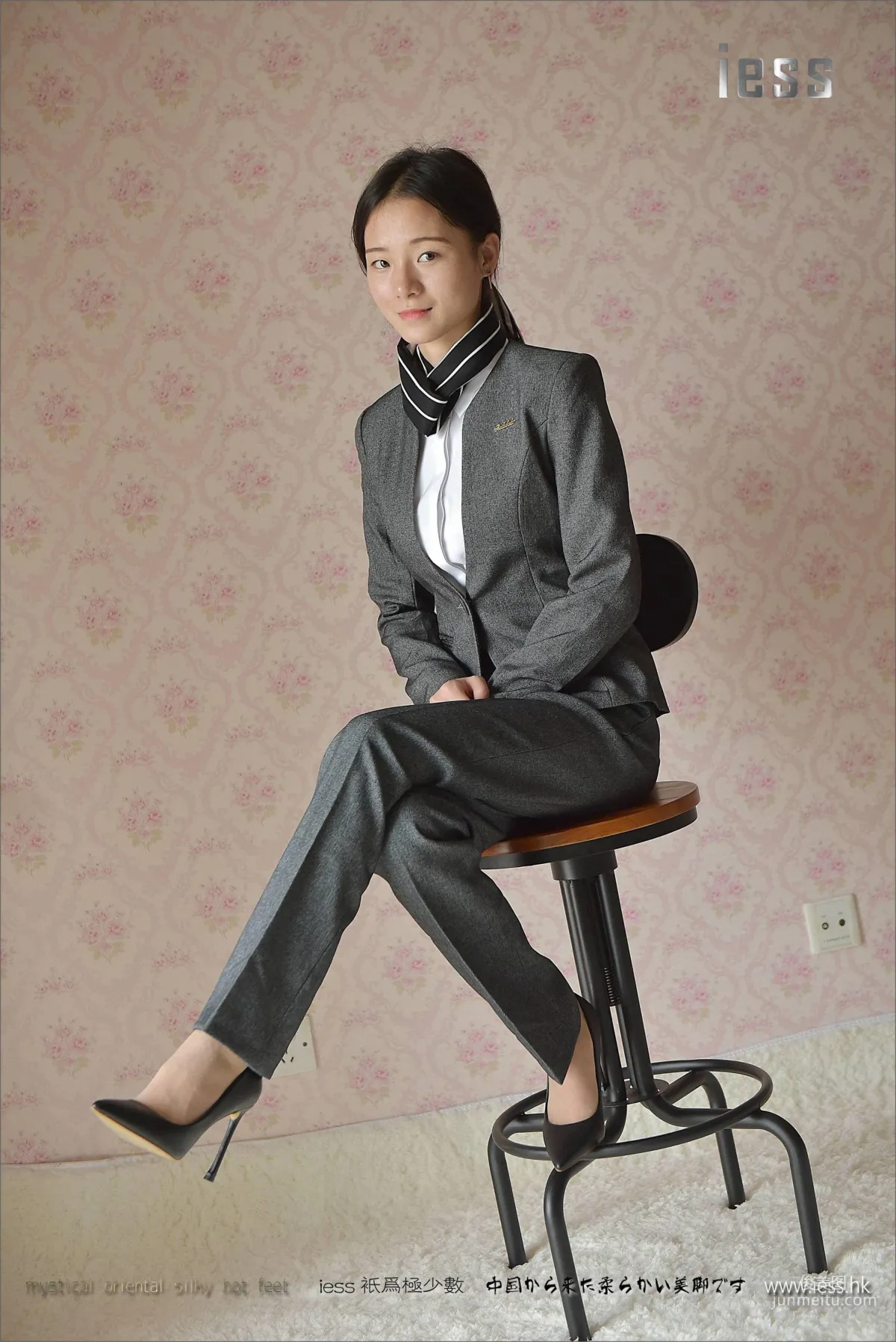 Silk Stockings Bento 114 Xiao Liu, Xiao Liu's Long Pants and Short Stockings [IESS] Photo Set photo 71