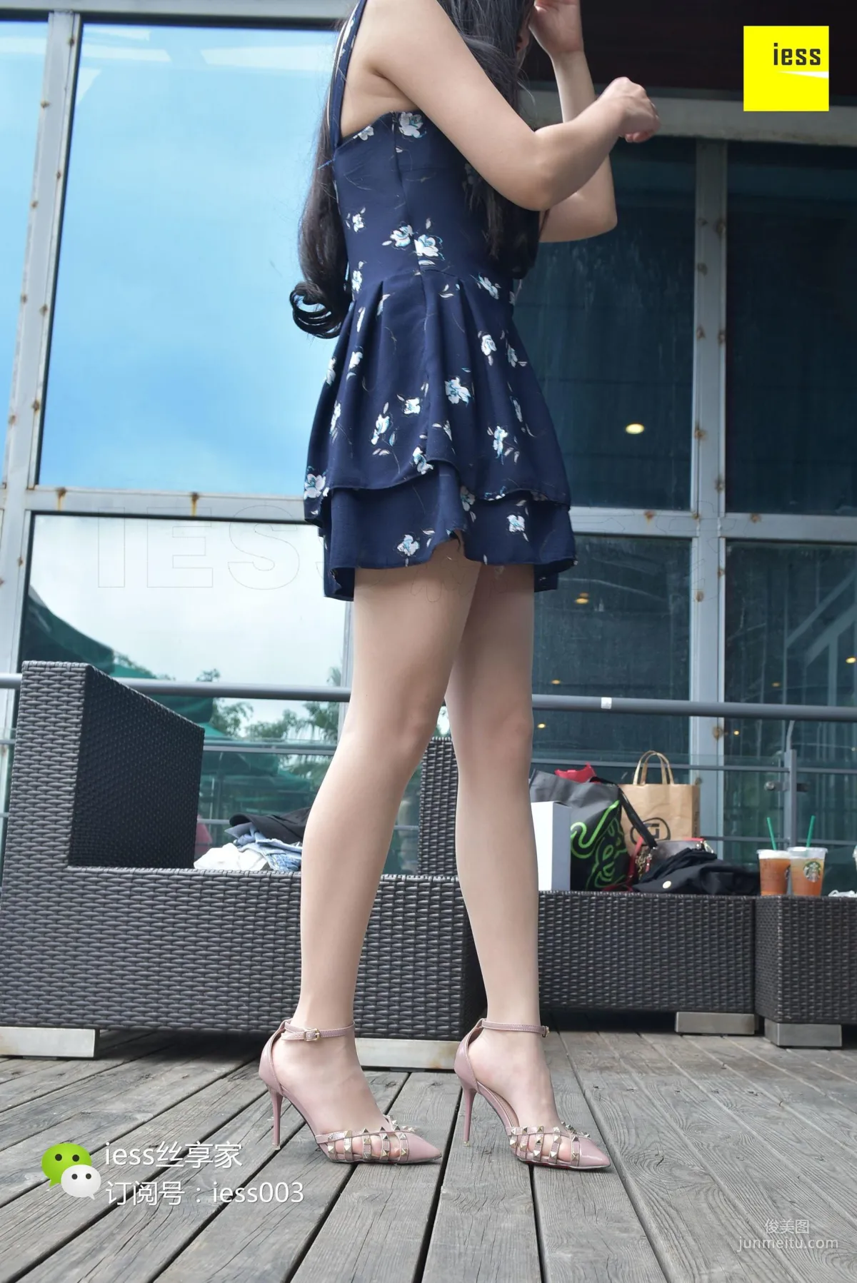 Si Xiang Jia 022 Xin Xin Hey! The Girl Sunbathing at Starbucks [IESS] Photo Set photo 89