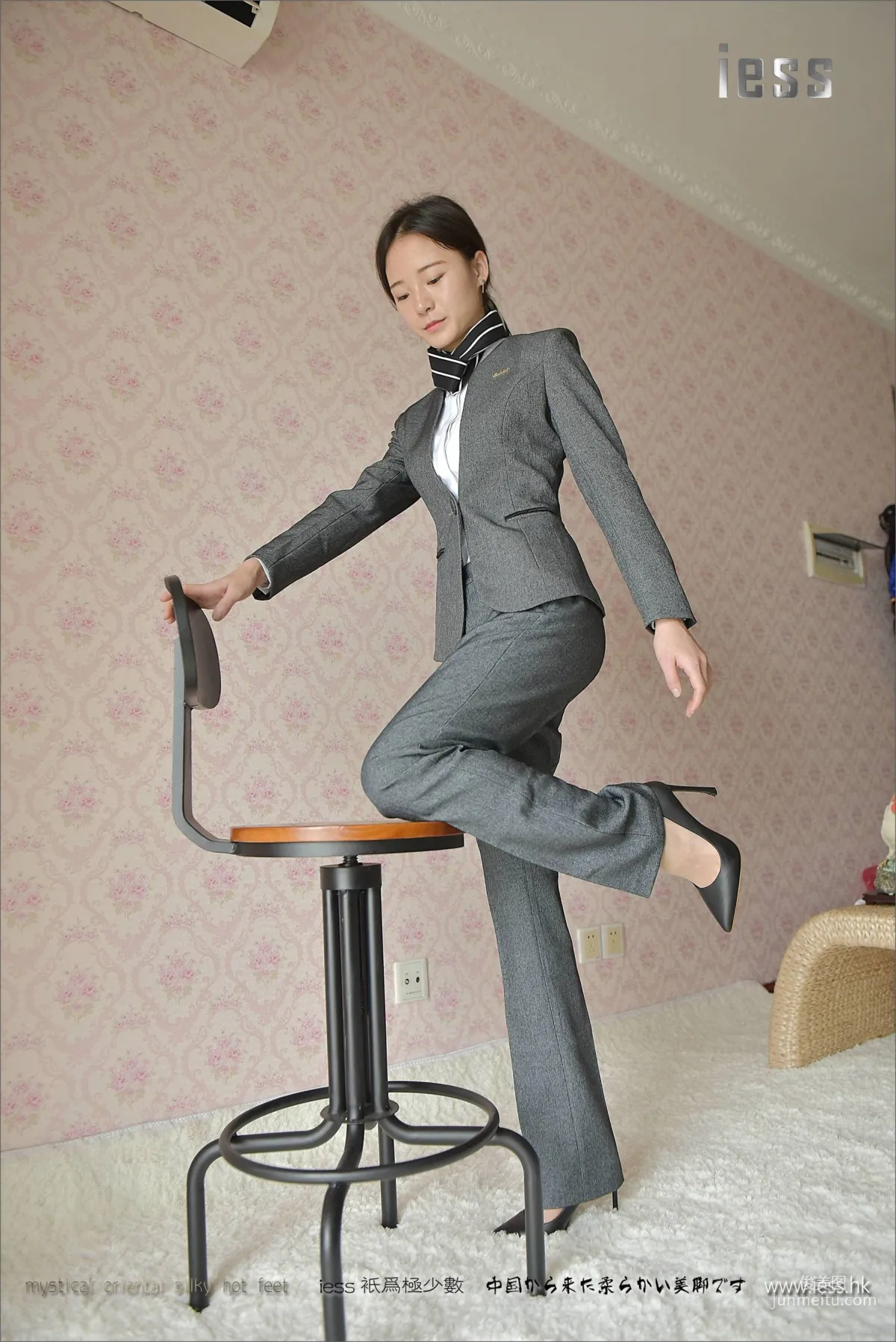 Silk Stockings Bento 114 Xiao Liu, Xiao Liu's Long Pants and Short Stockings [IESS] Photo Set photo 93