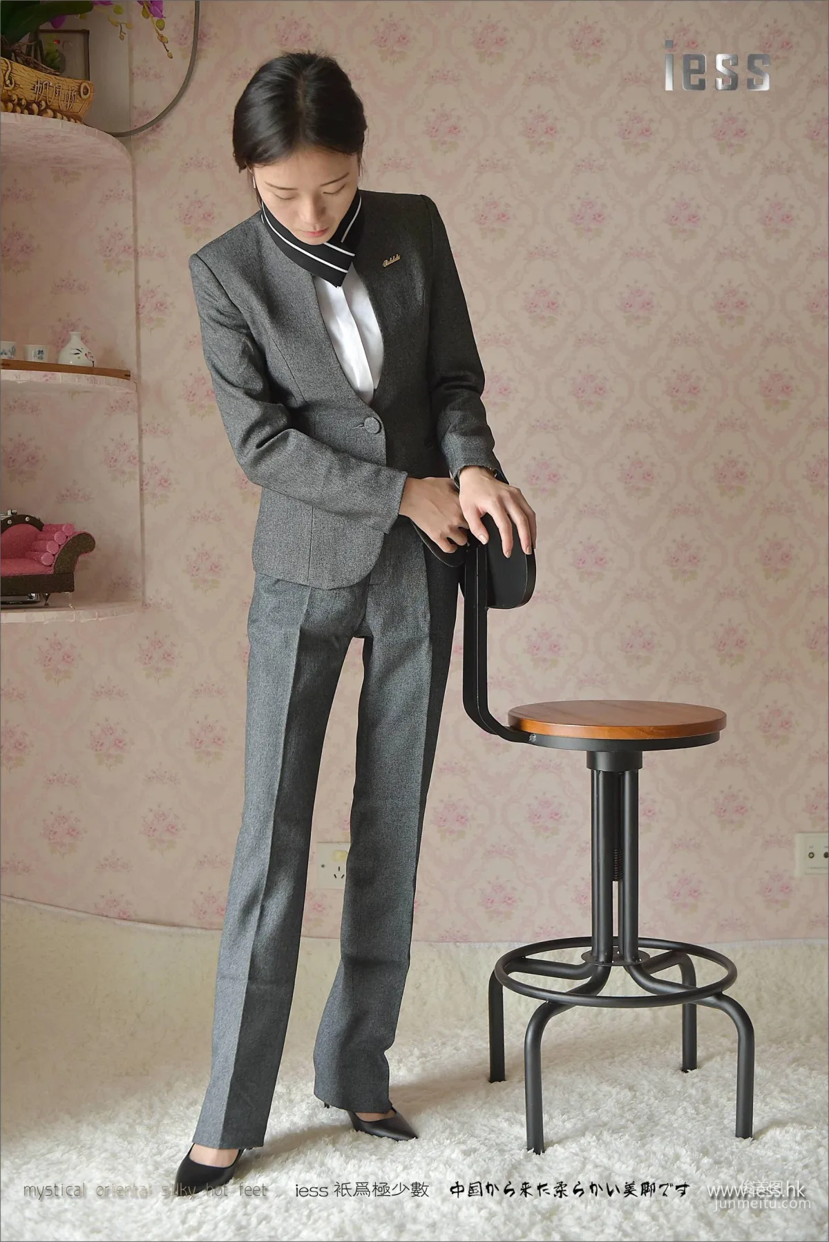 Silk Stockings Bento 114 Xiao Liu, Xiao Liu's Long Pants and Short Stockings [IESS] Photo Set photo 85