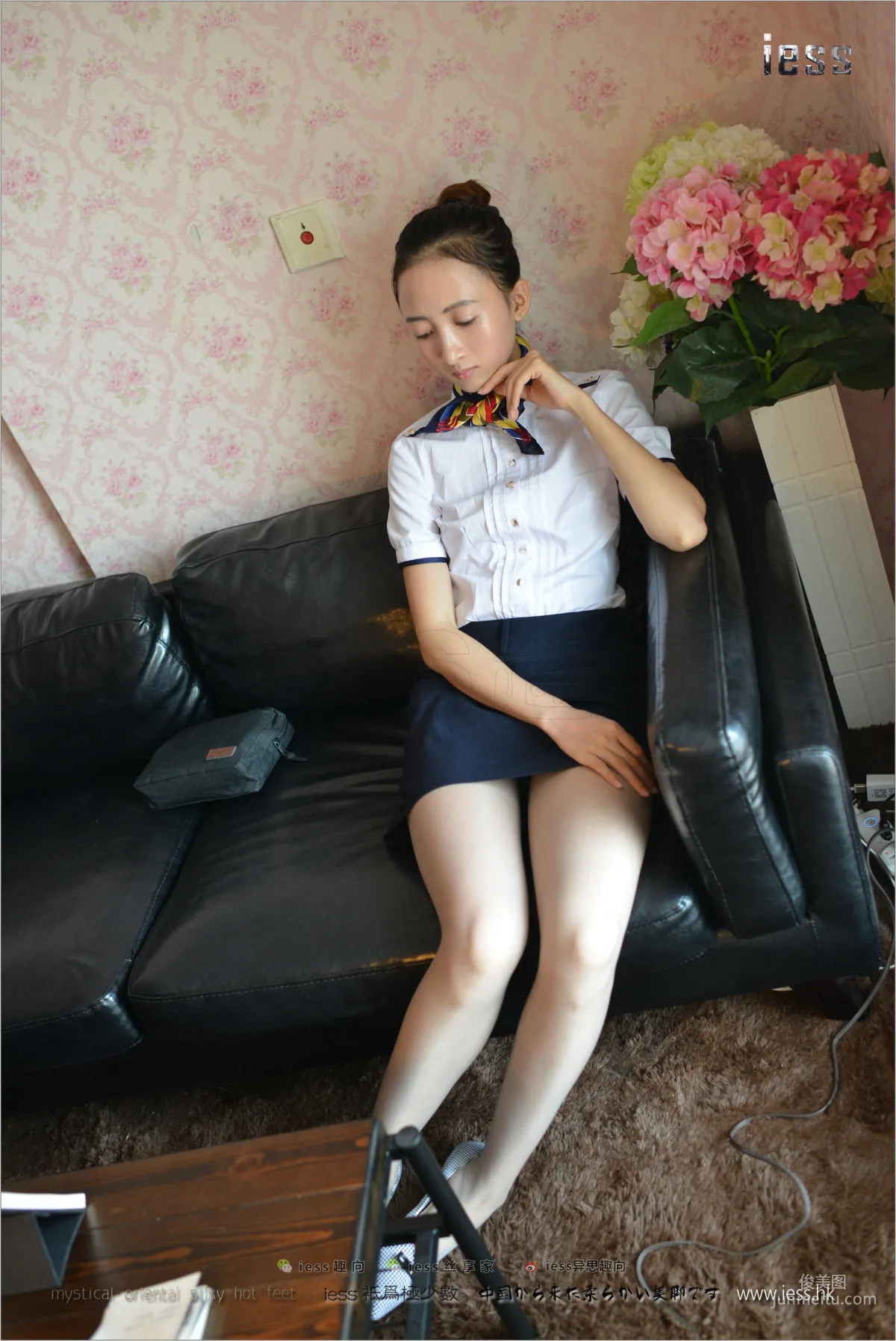 Silk Stockings Bento 135 New Model momo, Gray Stockings OL in Flats [IESS] Photo Set photo 1