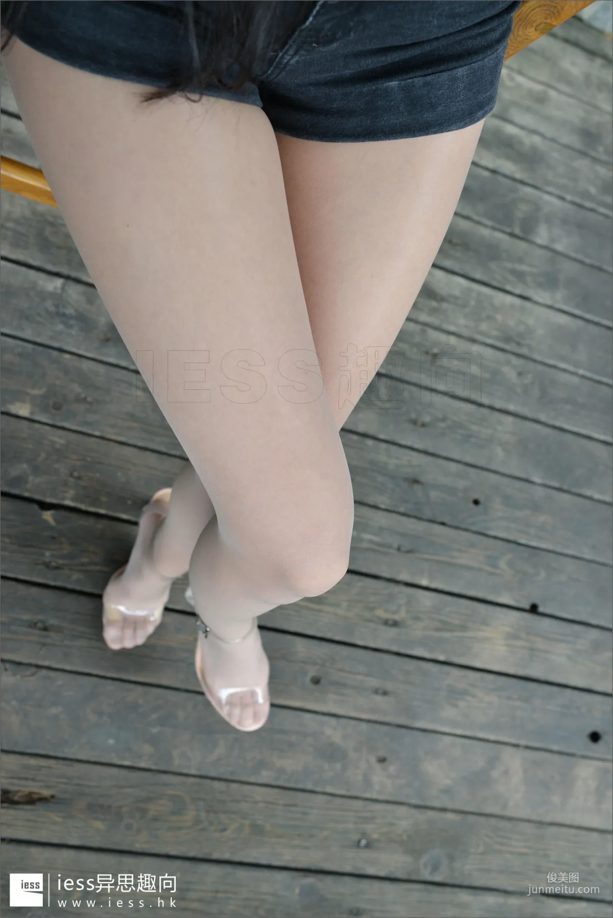 Silk Feet Bento 129 Xiao Xiao, Don't Look at the Flower Arm, Look at the Thighs [IESS] Photo Set photo 55