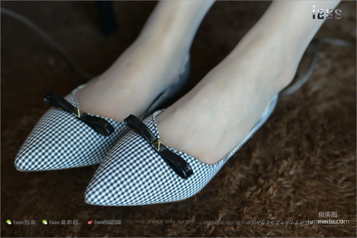 Silk Stockings Bento 135 New Model momo, Gray Stockings OL in Flats [IESS] Photo Set photo 2