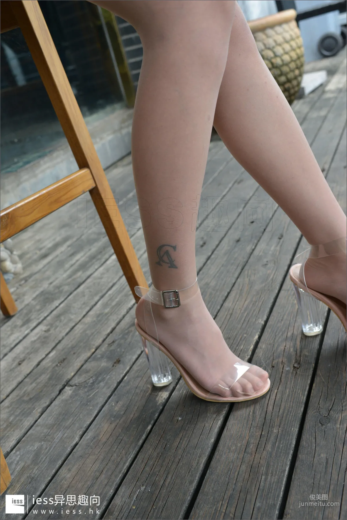 Silk Feet Bento 129 Xiao Xiao, Don't Look at the Flower Arm, Look at the Thighs [IESS] Photo Set photo 28