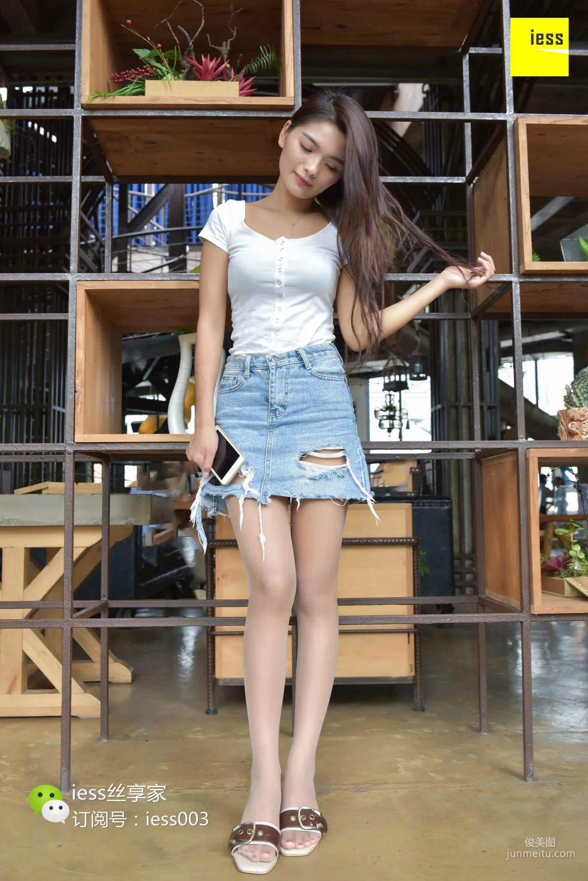 Si Xiang Jia 058 Xiao Xue 《Ripped Skirt and Silk Stockings with Flesh-Colored Sandals》[IESS] Photo Set photo 56