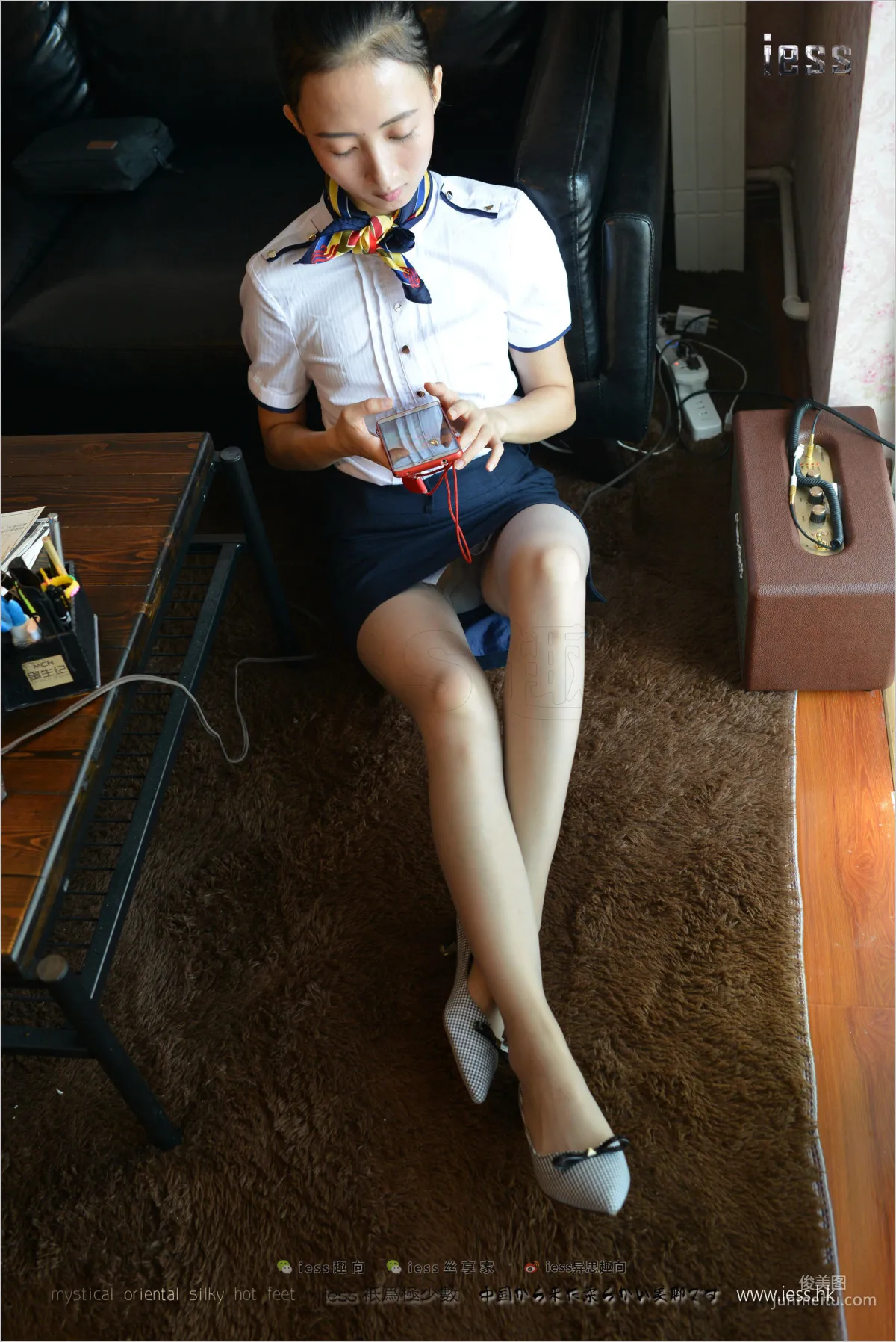 Silk Stockings Bento 135 New Model momo, Gray Stockings OL in Flats [IESS] Photo Set photo 6