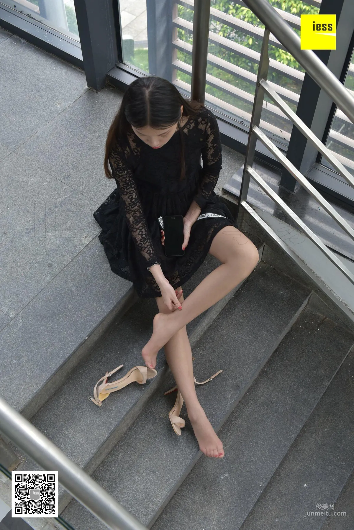 Silk Enjoyer 118 Qi Qi《Nothing Is Sexier Than Brown Stockings II》[IESS] Photo Set photo 54