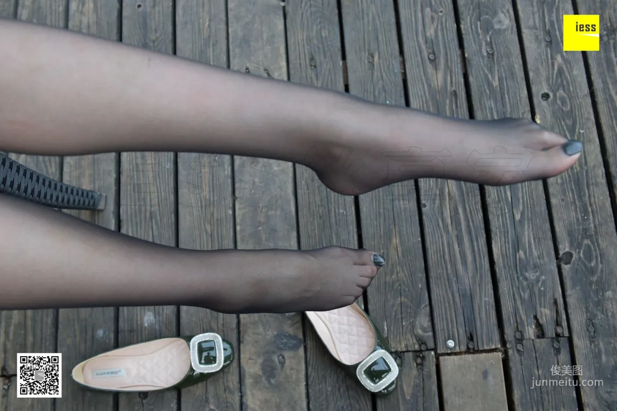 Si Xiang Jia 105 Zi Zi, Girl, You Should Still Wear Flat Shoes [IESS] Photo Set photo 96