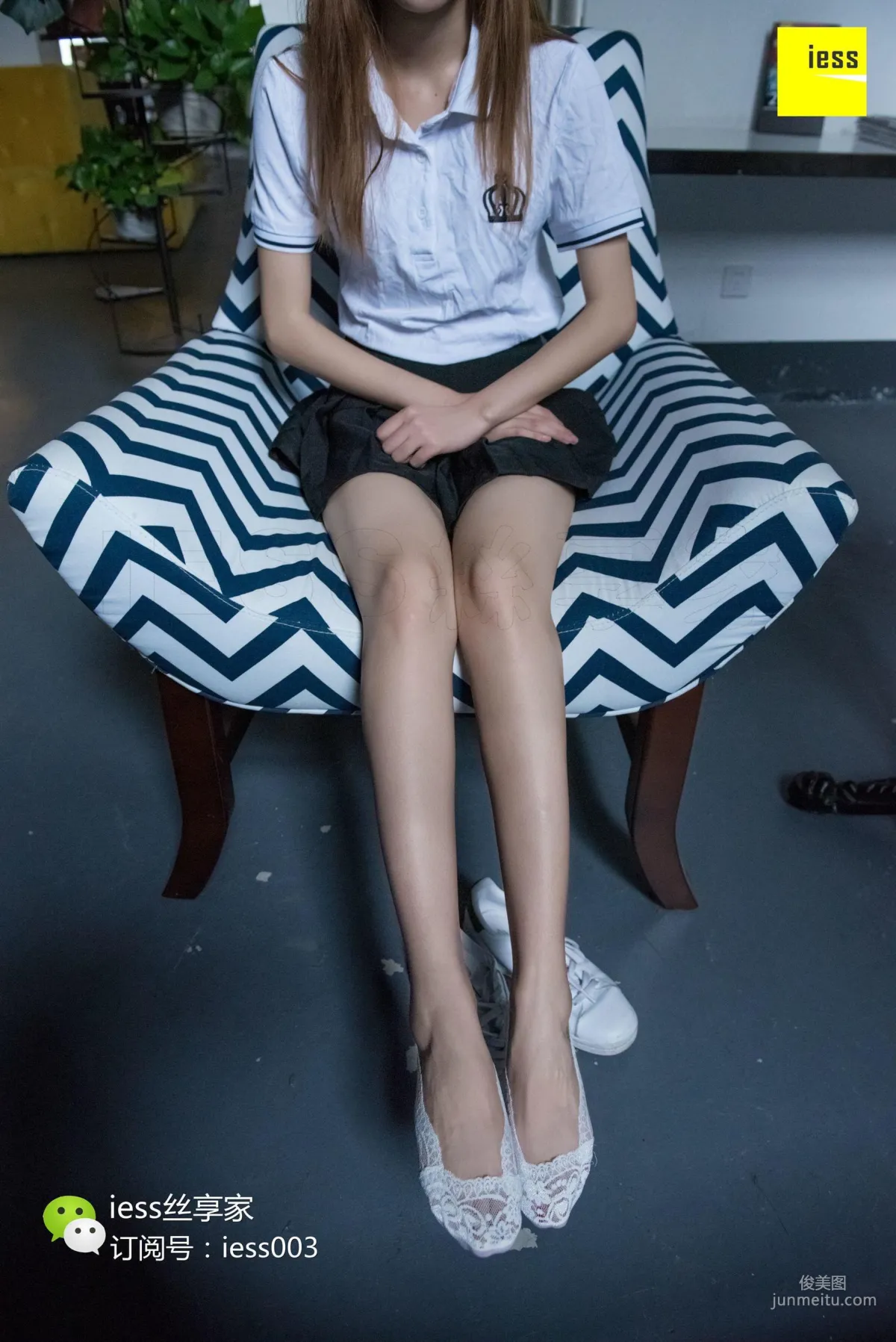 SiXiangJia 101 Jing Jing, Snow-White Ankle Socks and Beautiful Feet [IESS] Photo Set photo 35
