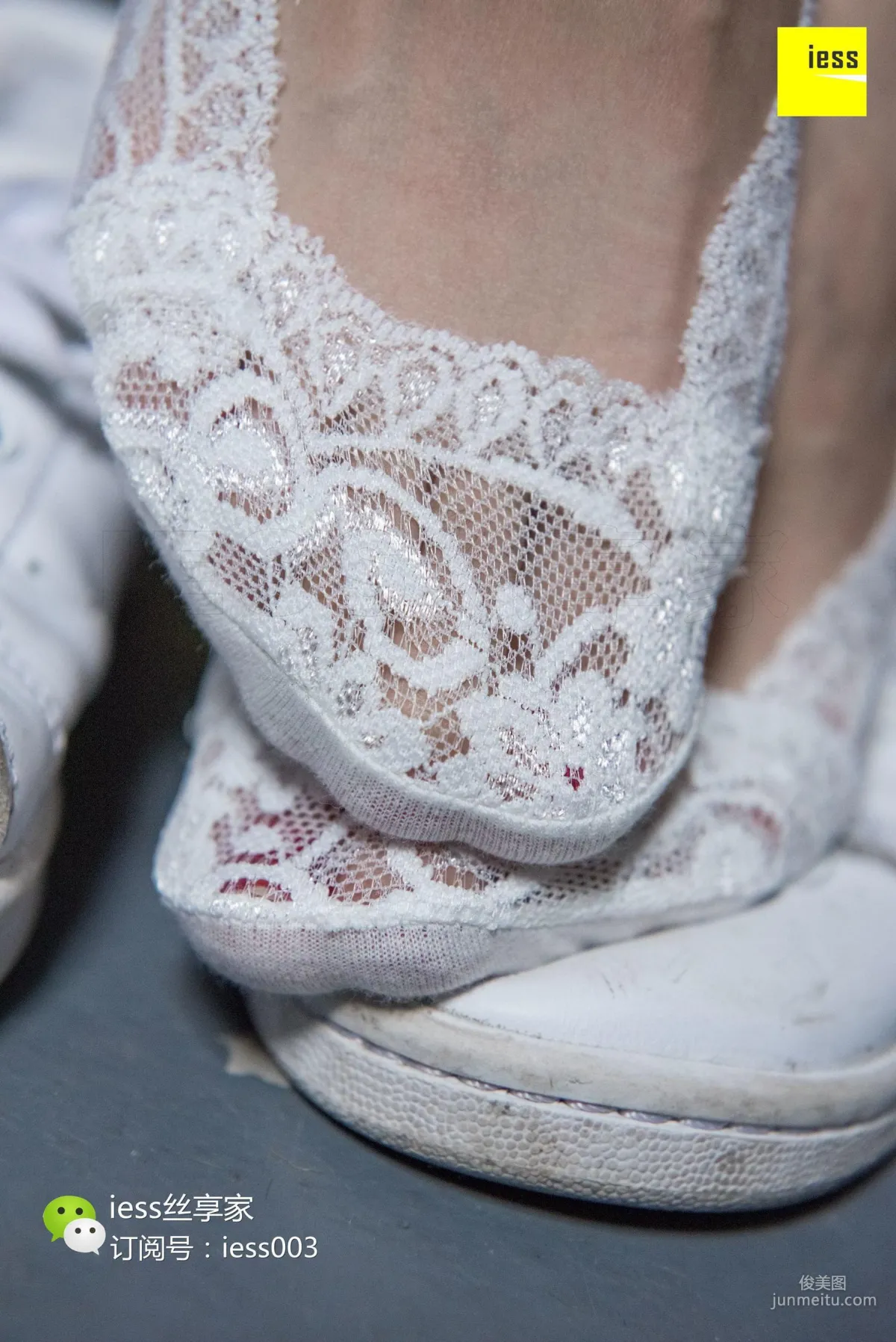 SiXiangJia 101 Jing Jing, Snow-White Ankle Socks and Beautiful Feet [IESS] Photo Set photo 24
