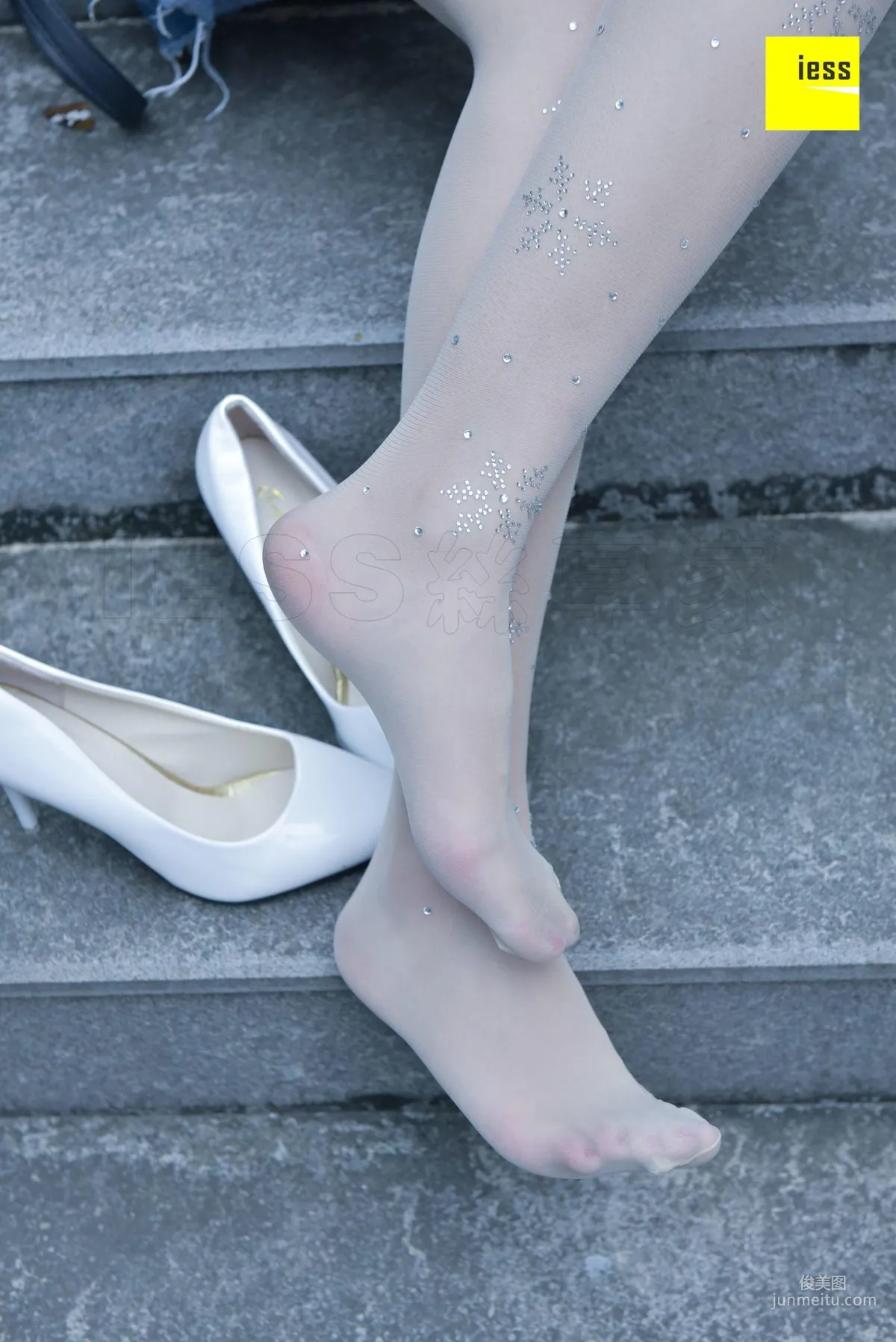 Si Xiang Jia 107 Jing Jing, Crystal White Stockings [IESS] Photo Set photo 77